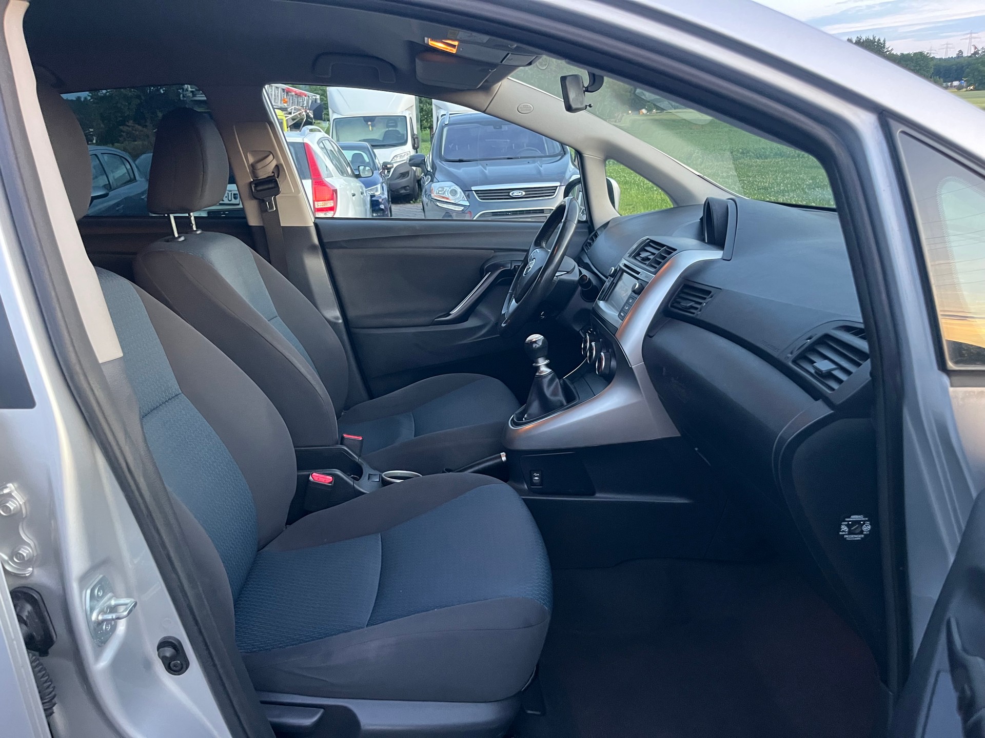 TOYOTA Verso 2.0 D-4D Linea Sol-image-12