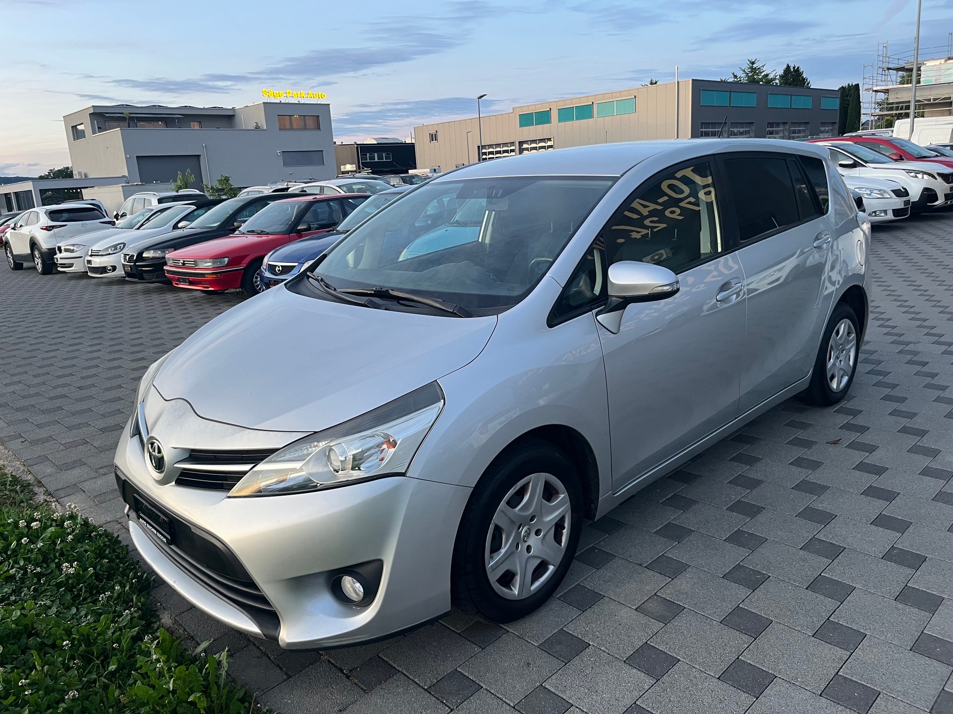 TOYOTA Verso 2.0 D-4D Linea Sol-image-4