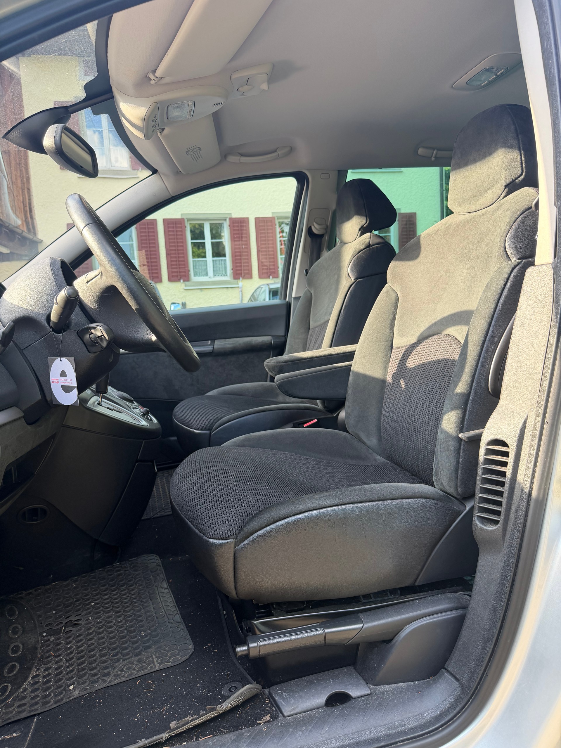 CITROEN C8 2.0 16V HDi Chic Automatic-image-5