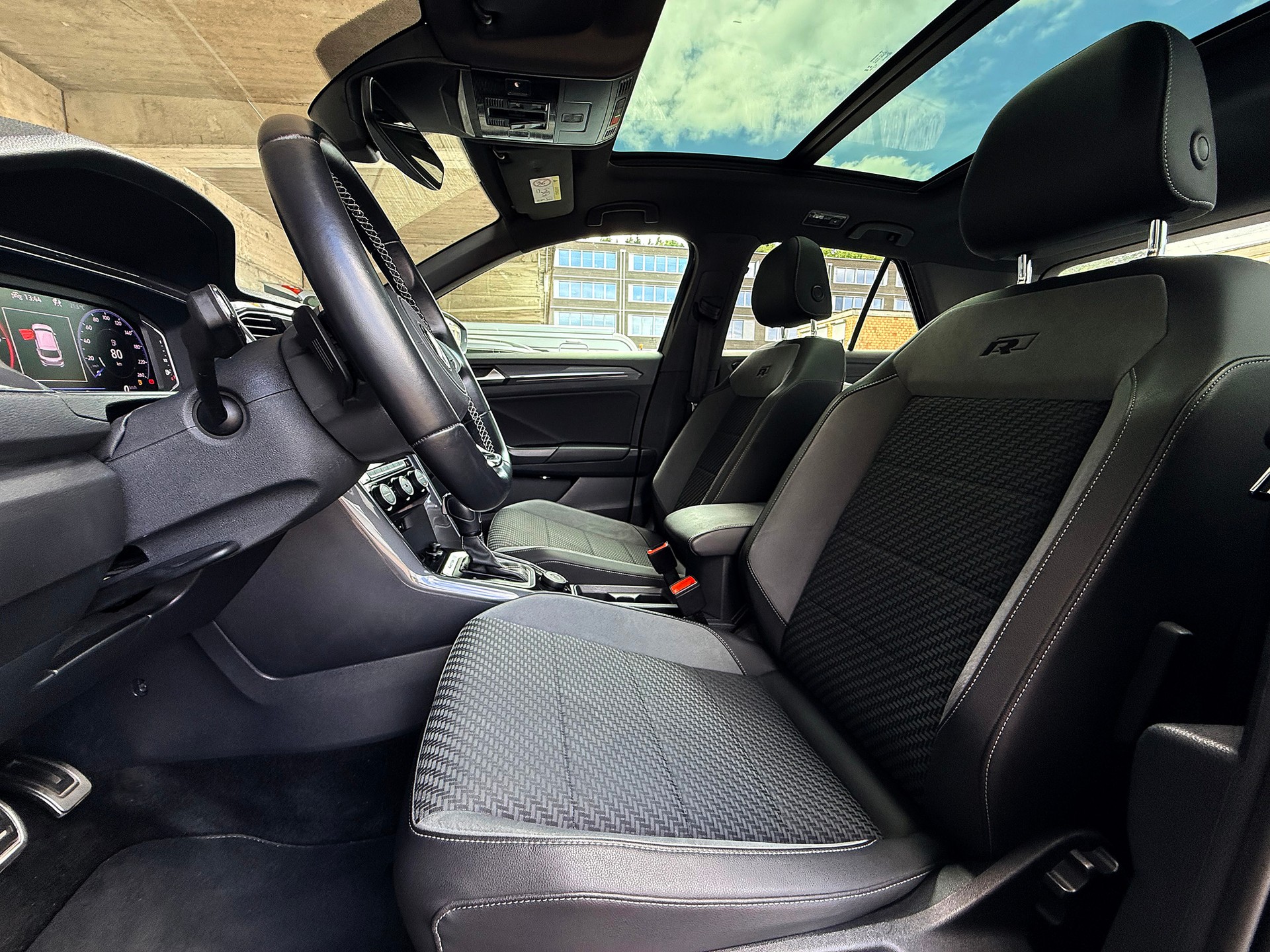 VW T-Roc 2.0 TDI SCR Sport DSG 4Motion-image-4