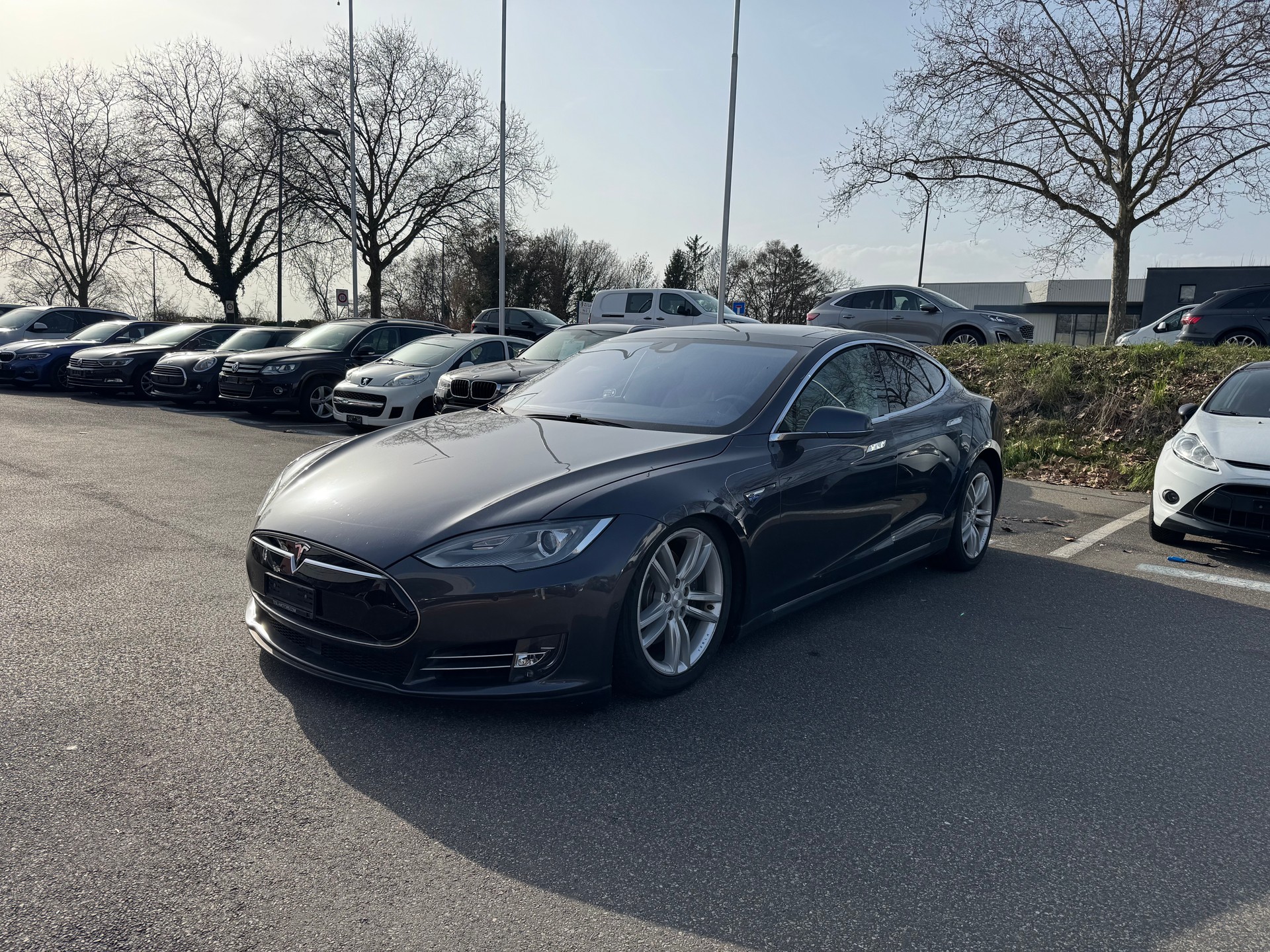 TESLA Model S 85 D