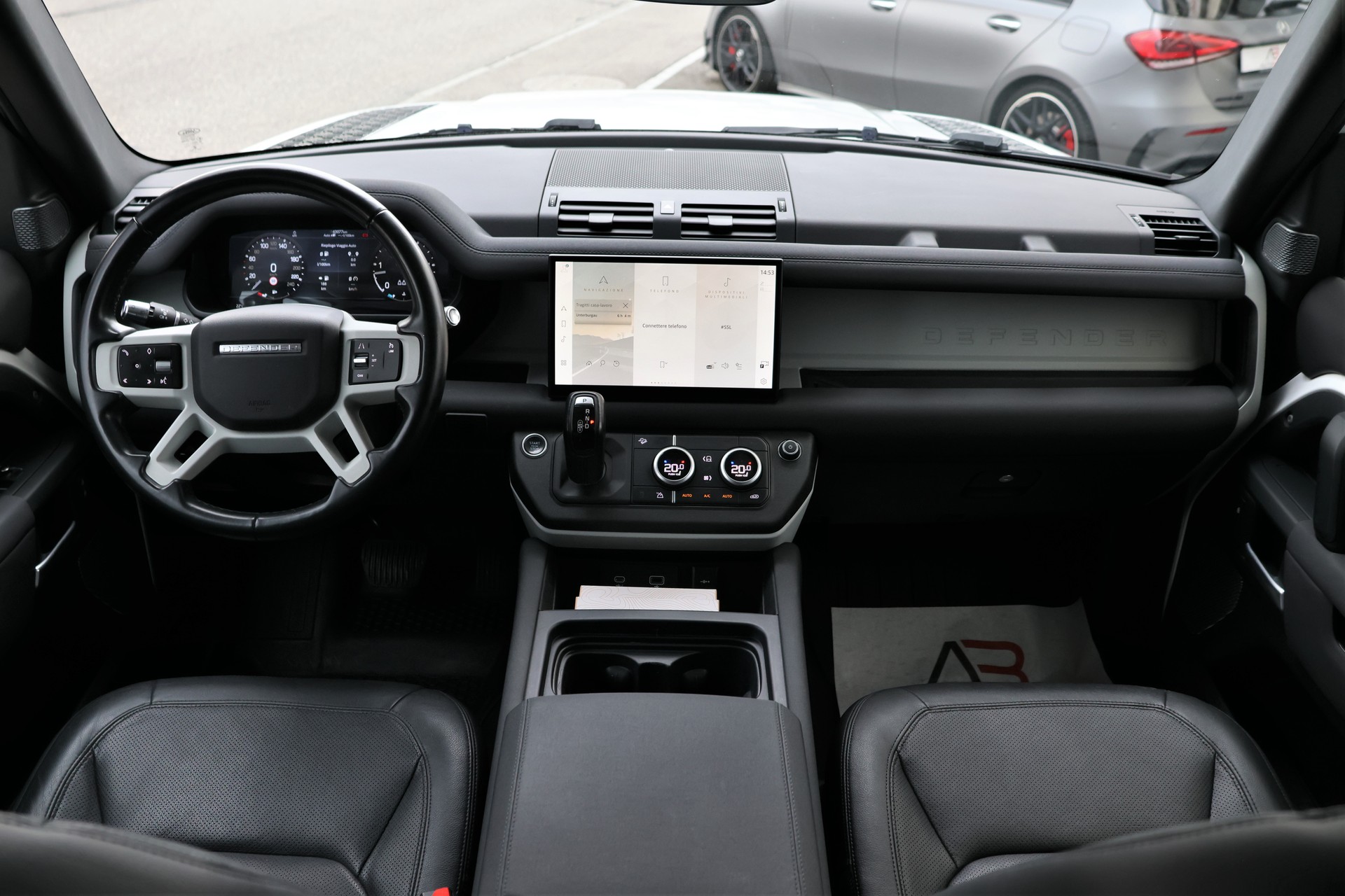LAND ROVER Defender 90 3.0D I6 200 X-Dynamic SE AT8-image-12
