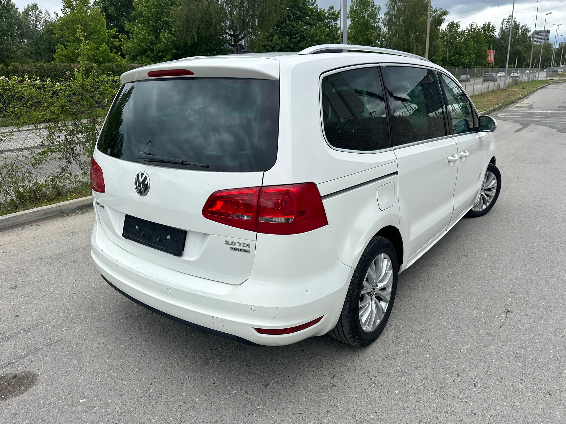 VW Sharan 2.0 TDI BMT Design 4Motion-showroom-element-3