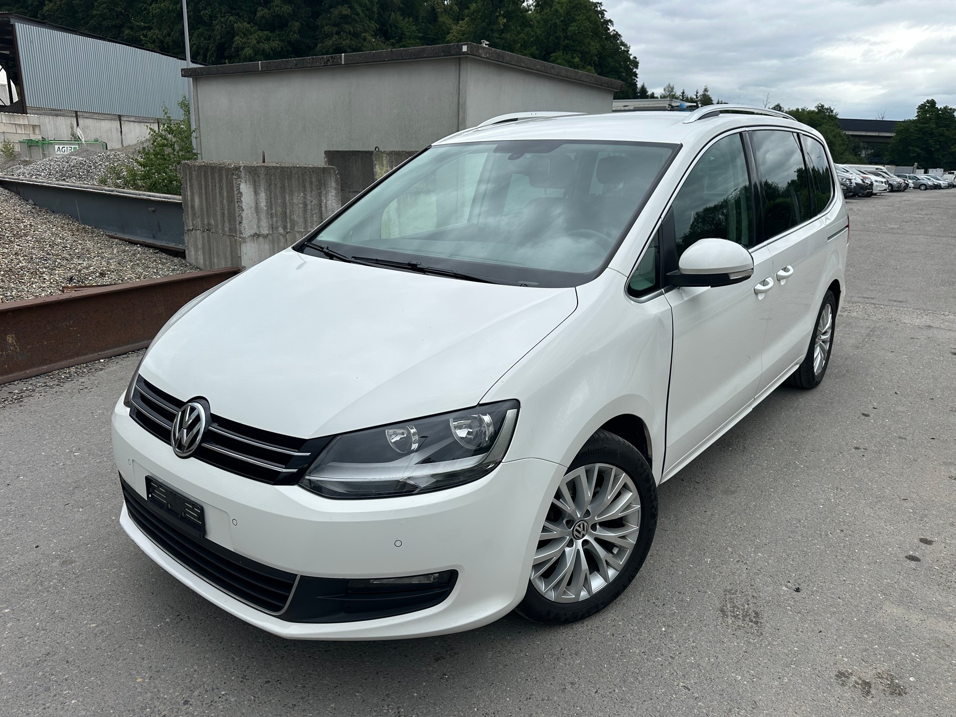 VW Sharan 2.0 TDI BMT Design 4Motion-showroom-element-2