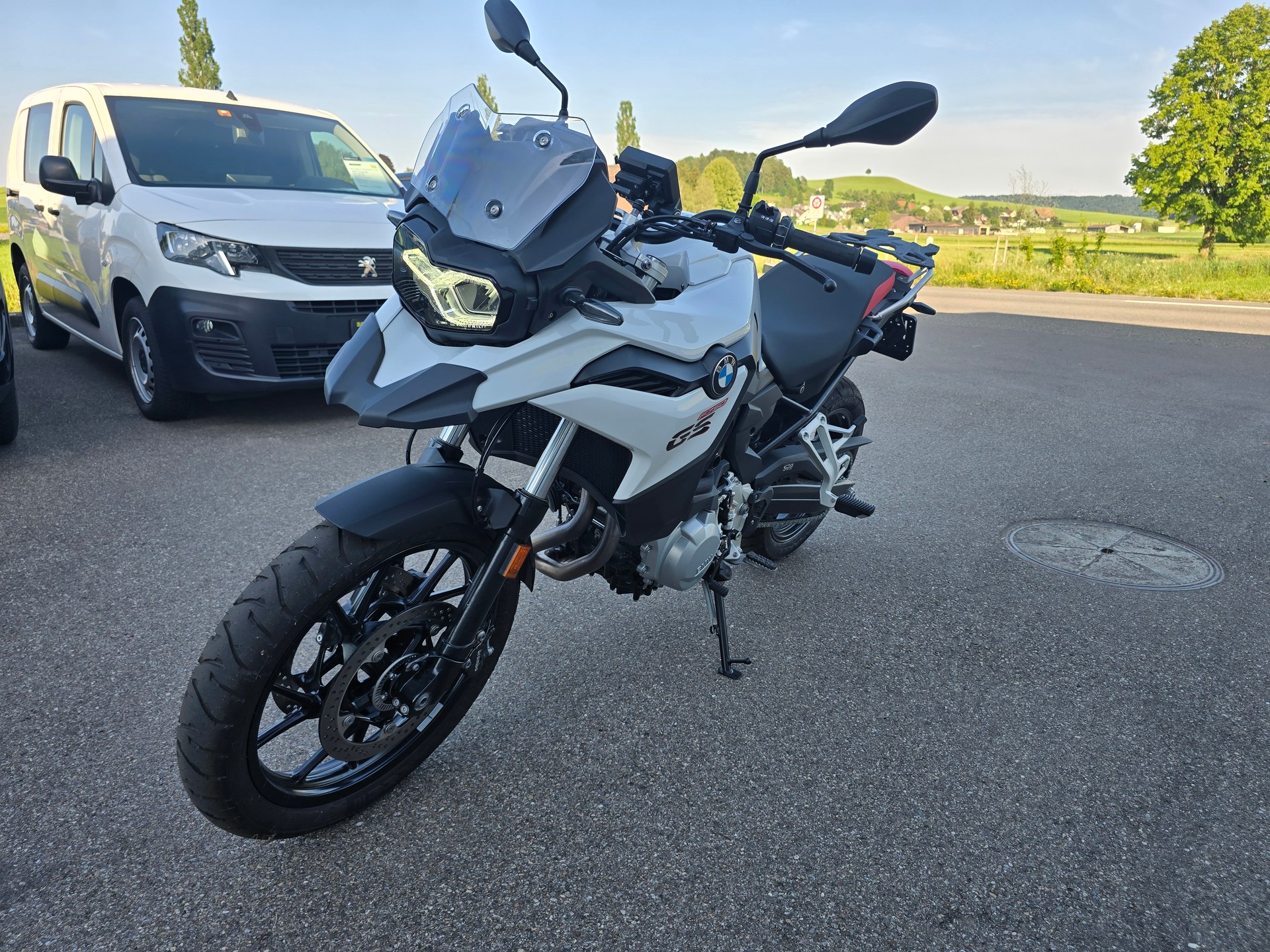 BMW F 750 GS Swiss Edition-image-1