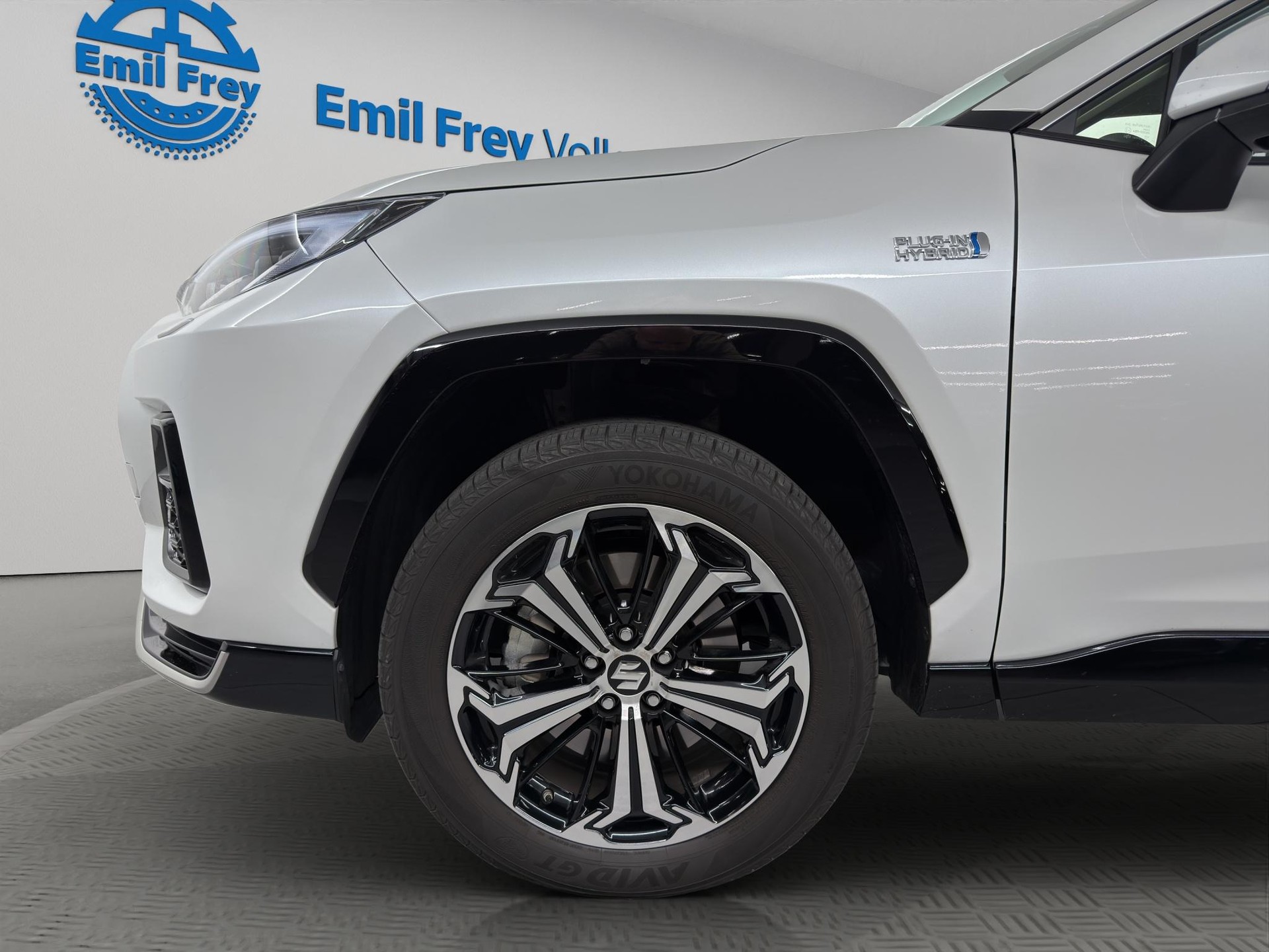 SUZUKI Across 2.5 PHEV Compact Top 4x4-showroom-element-3