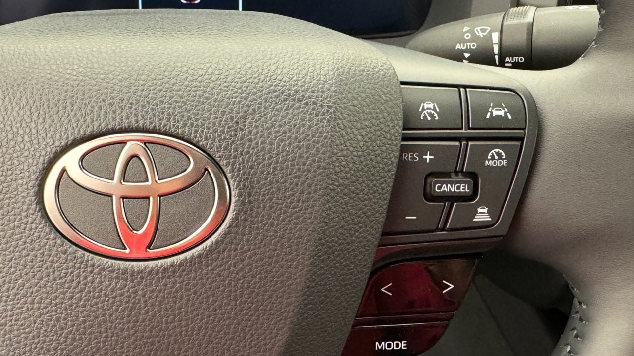 TOYOTA C-HR 1.8 HSD CVT Sport-image-9