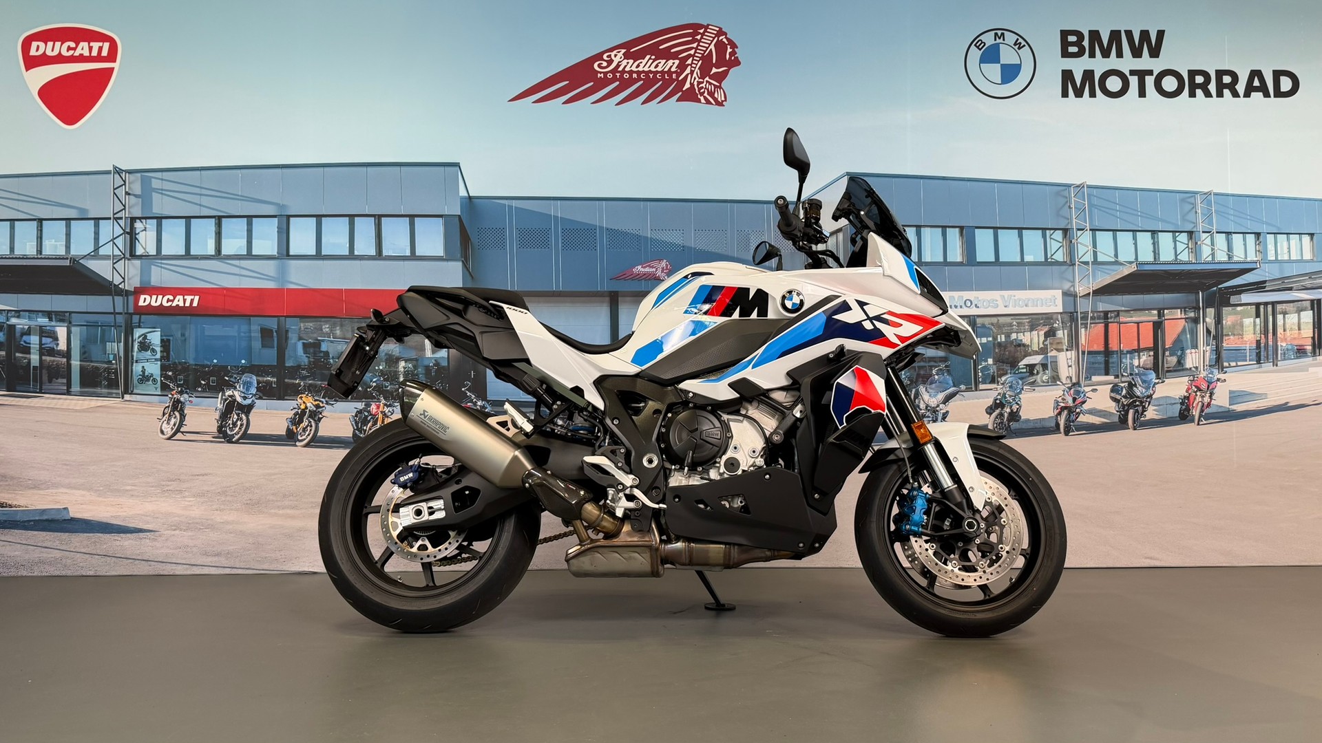 BMW M 1000 XR-image-4