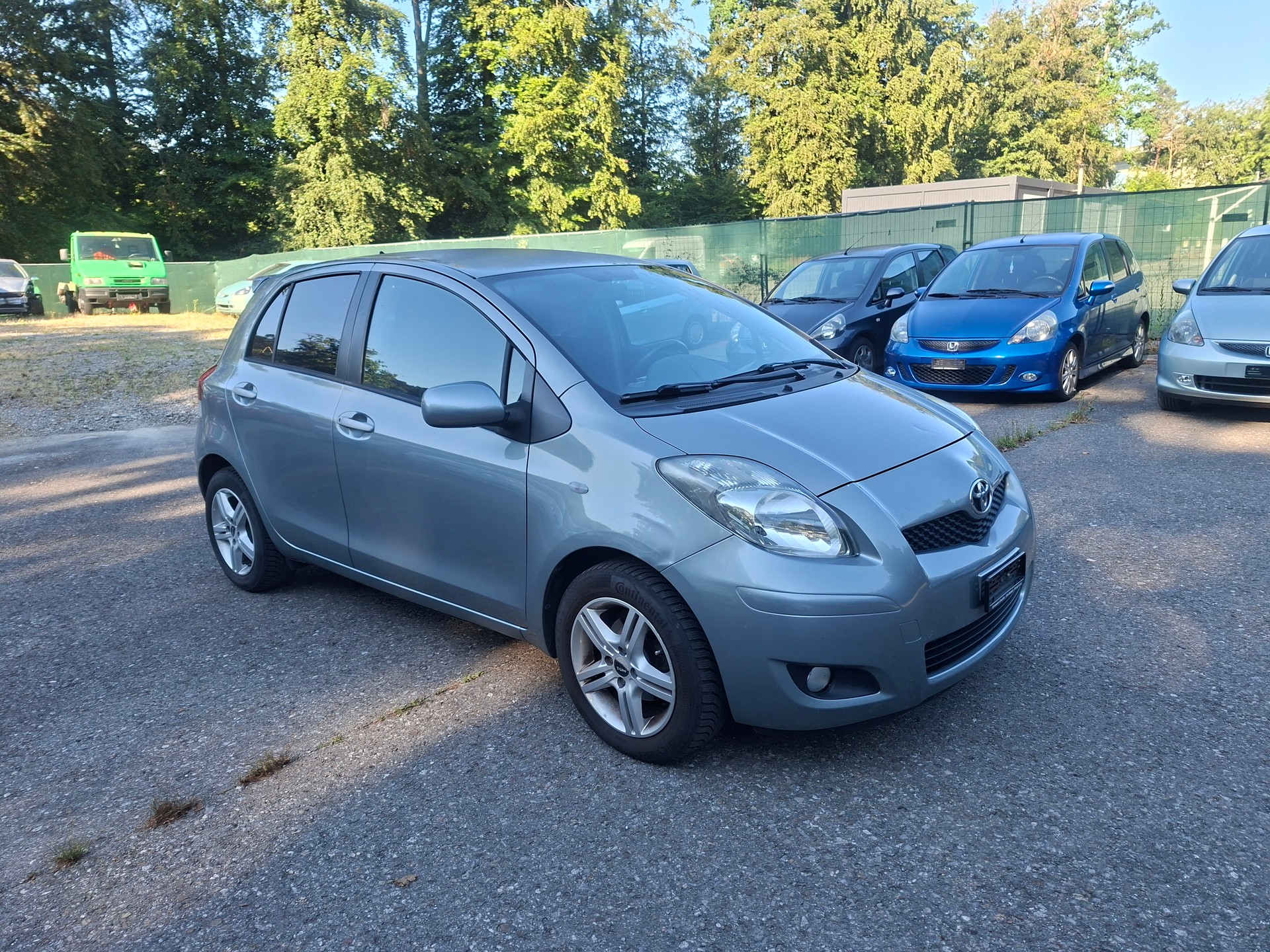TOYOTA Yaris 1.33 Linea Luna-showroom-element-1