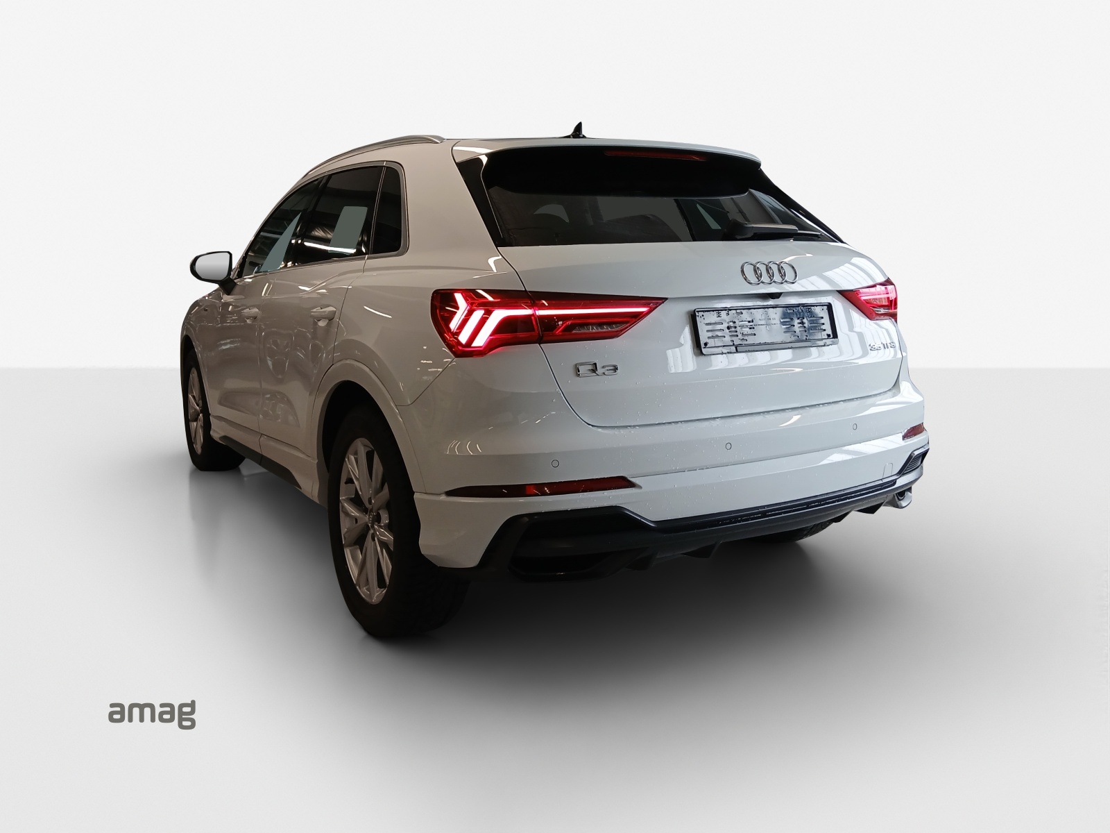 AUDI Q3 35 TFSI S line S-tronic-showroom-element-2