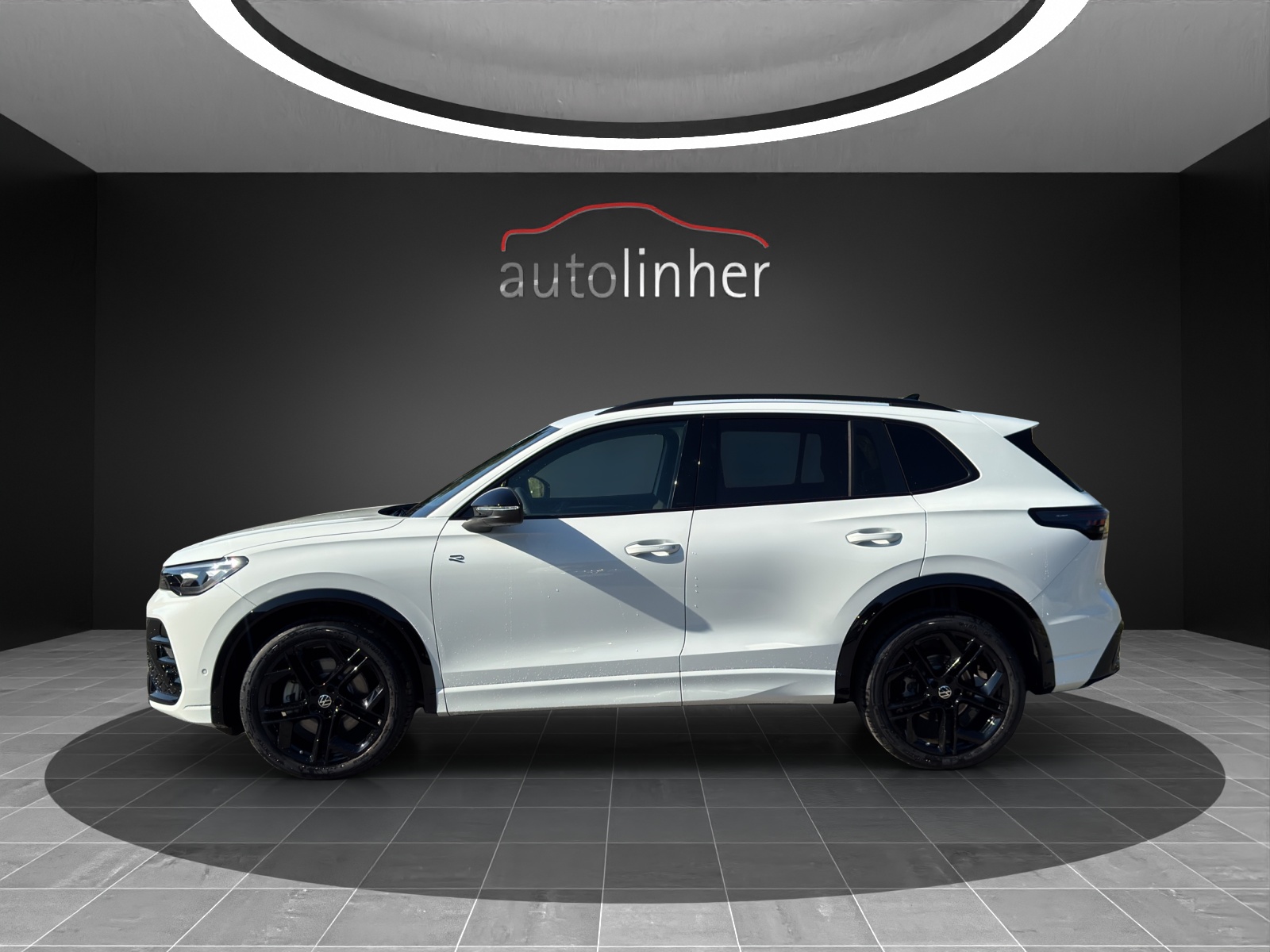 VW Tiguan 2.0 TDI SCR R-Line 4Motion DSG-showroom-element-1