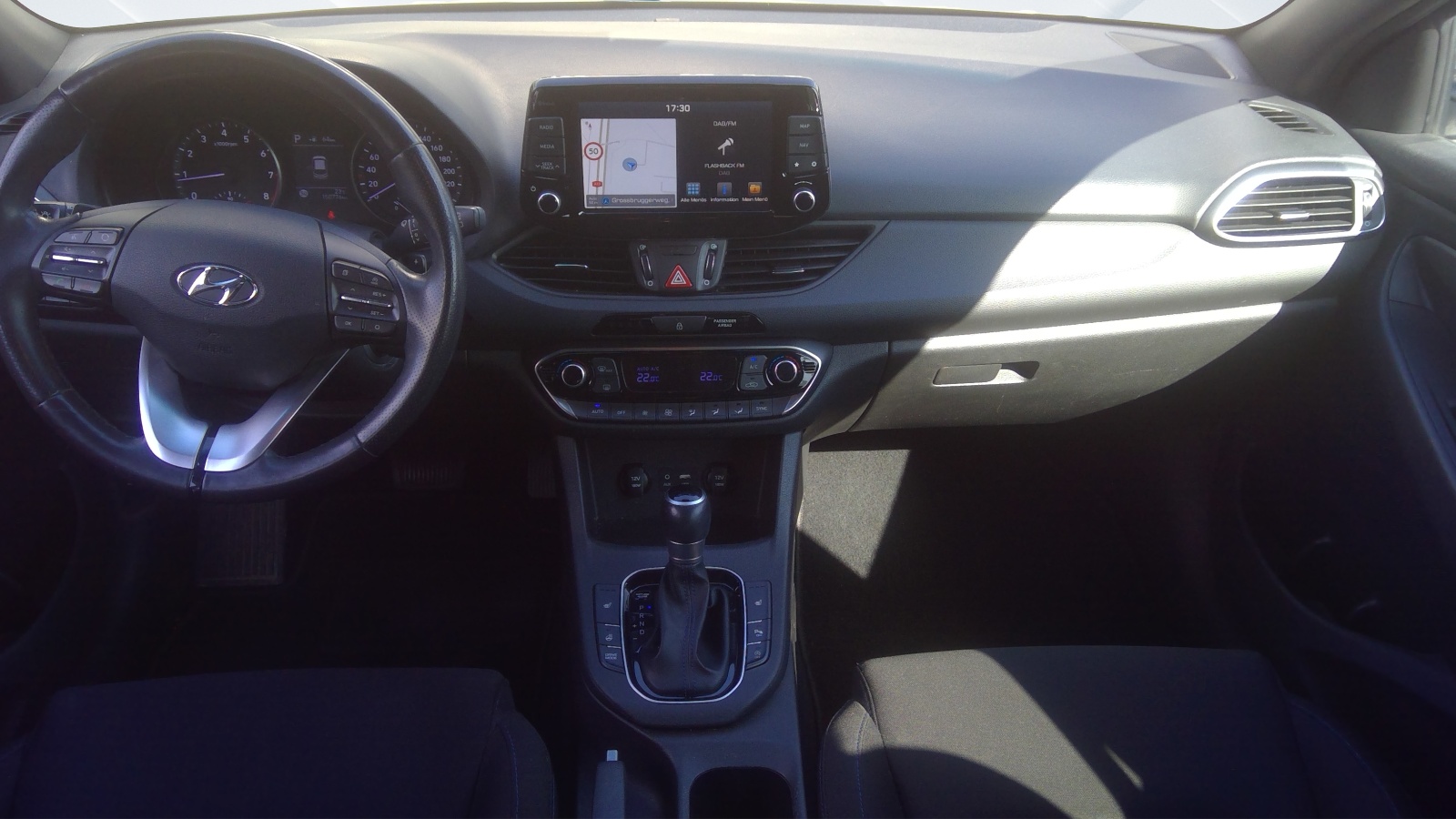 HYUNDAI i30 1.4 T-GDI Amplia DCT-showroom-element-3