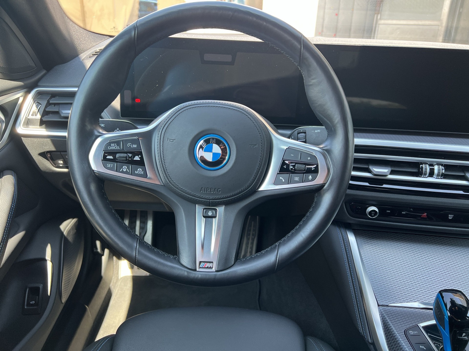BMW i4 eDrive 40 M Sport-image-11