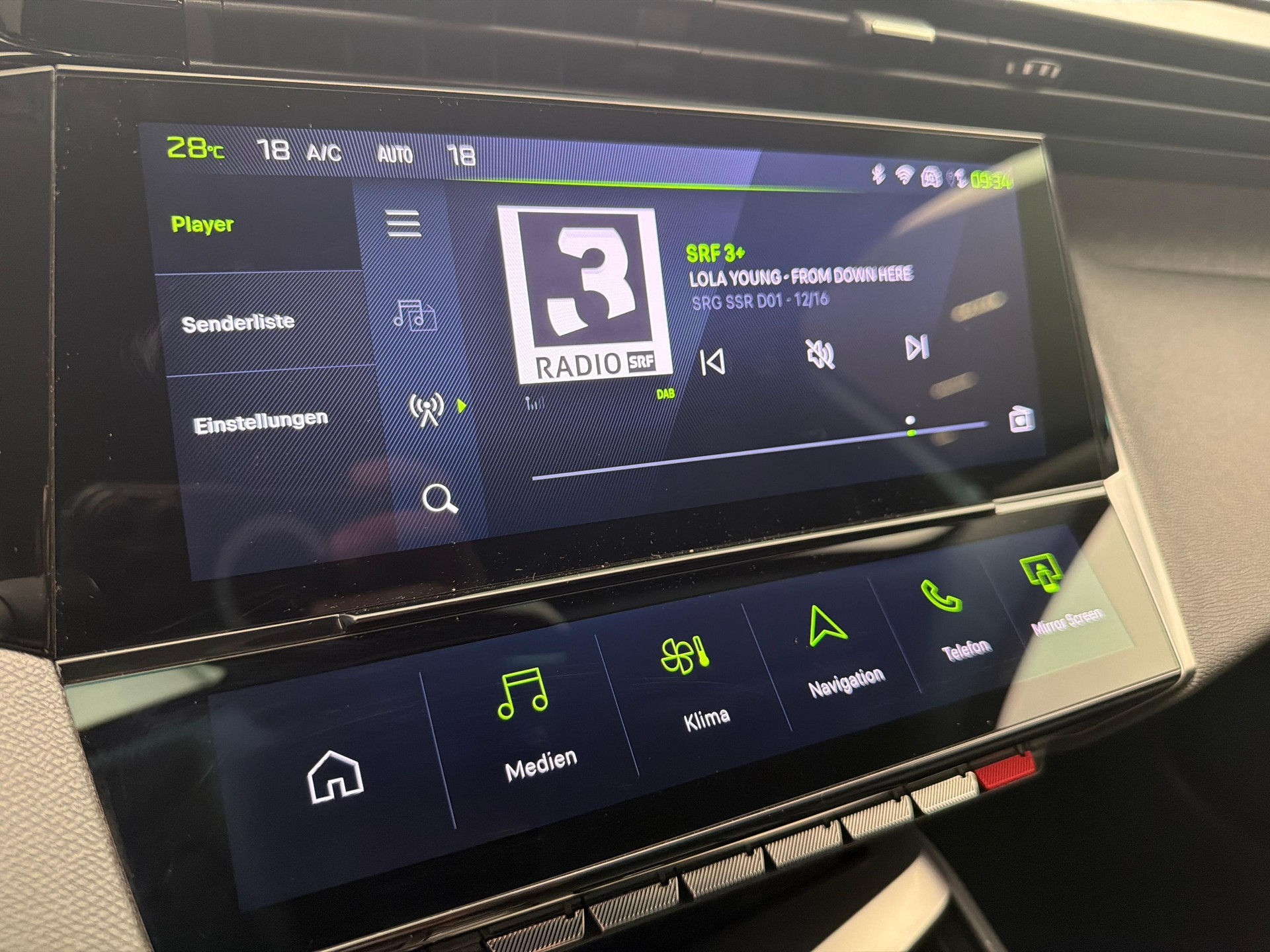 PEUGEOT 308 SW 1.2 PureTech Allure Pack-image-14