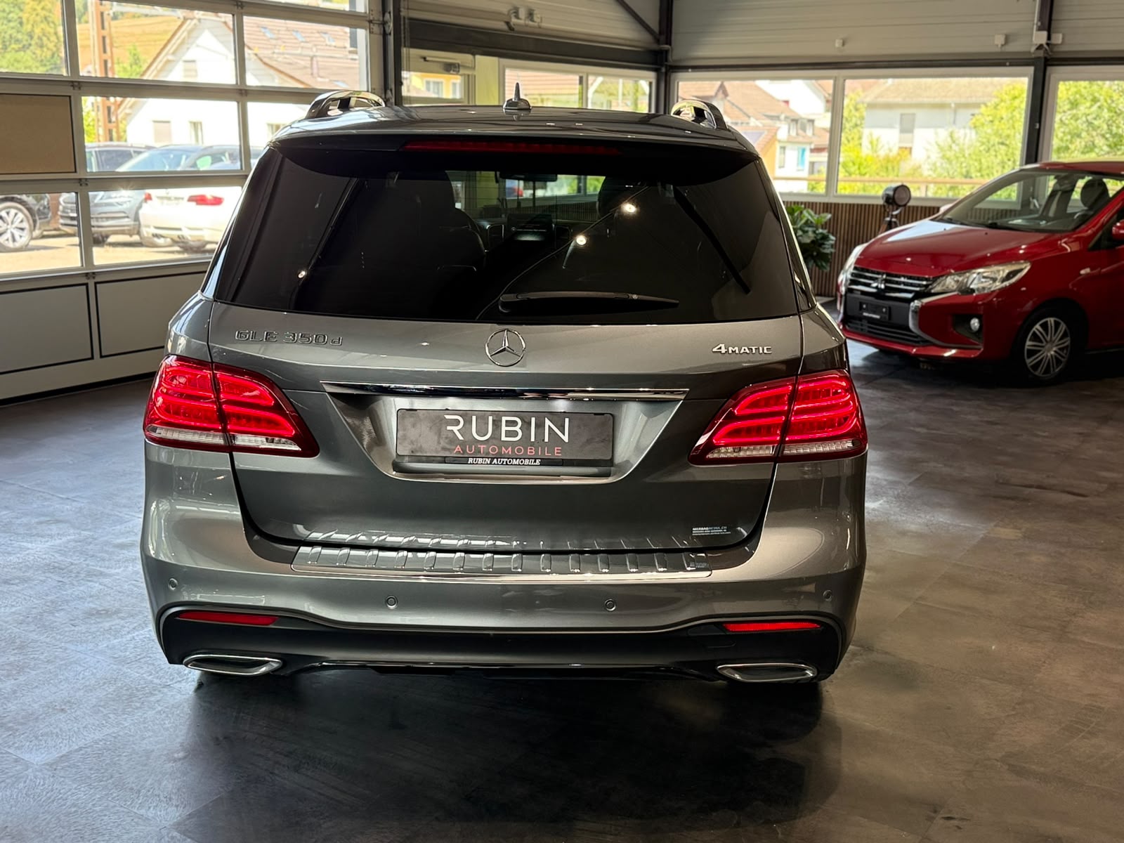MERCEDES-BENZ GLE 350 d AMG Line 4Matic 9G-Tronic-showroom-element-3