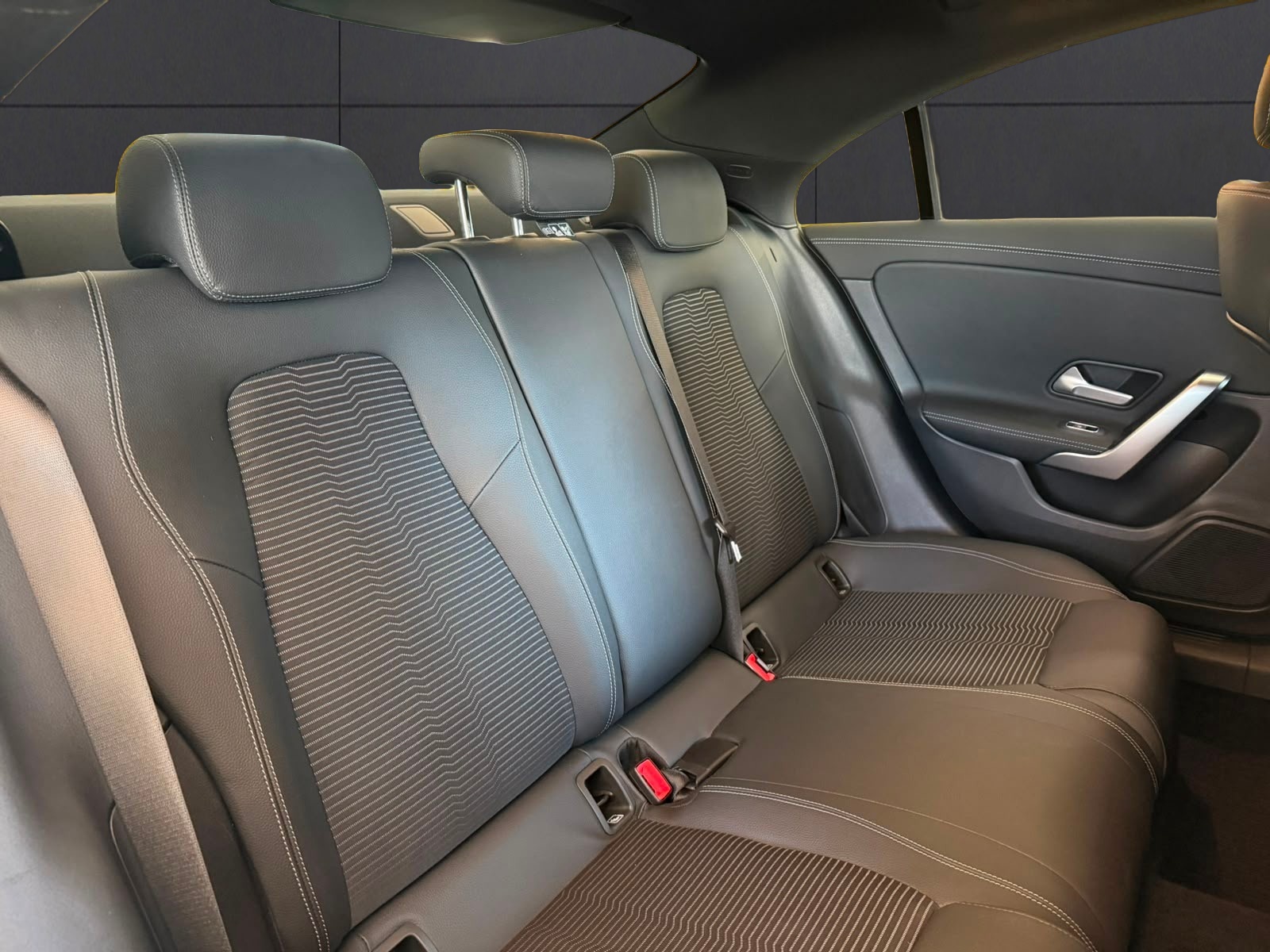 MERCEDES-BENZ CLA 200 d Progressive 8G-DCT-image-17