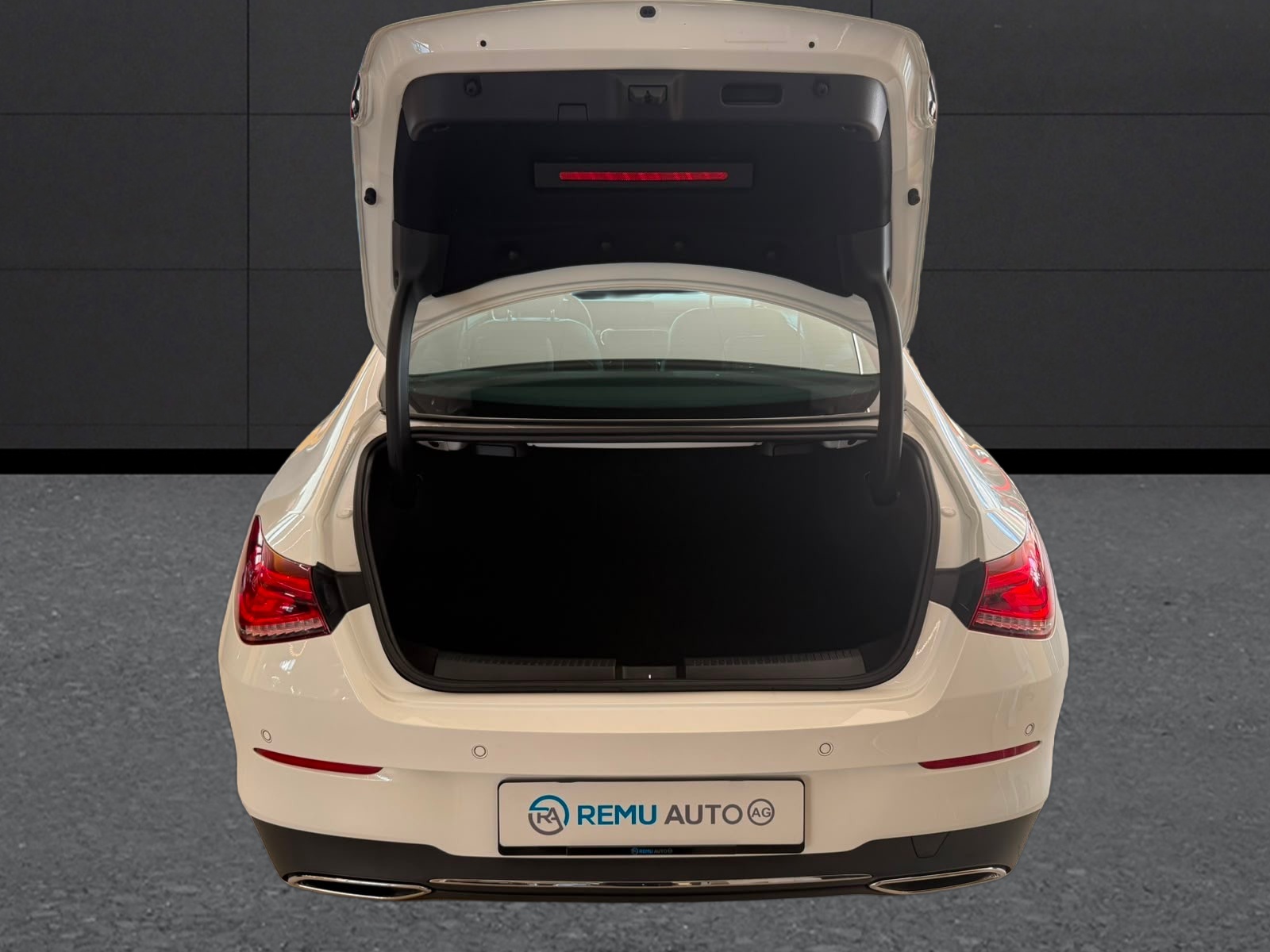 MERCEDES-BENZ CLA 200 d Progressive 8G-DCT-image-4