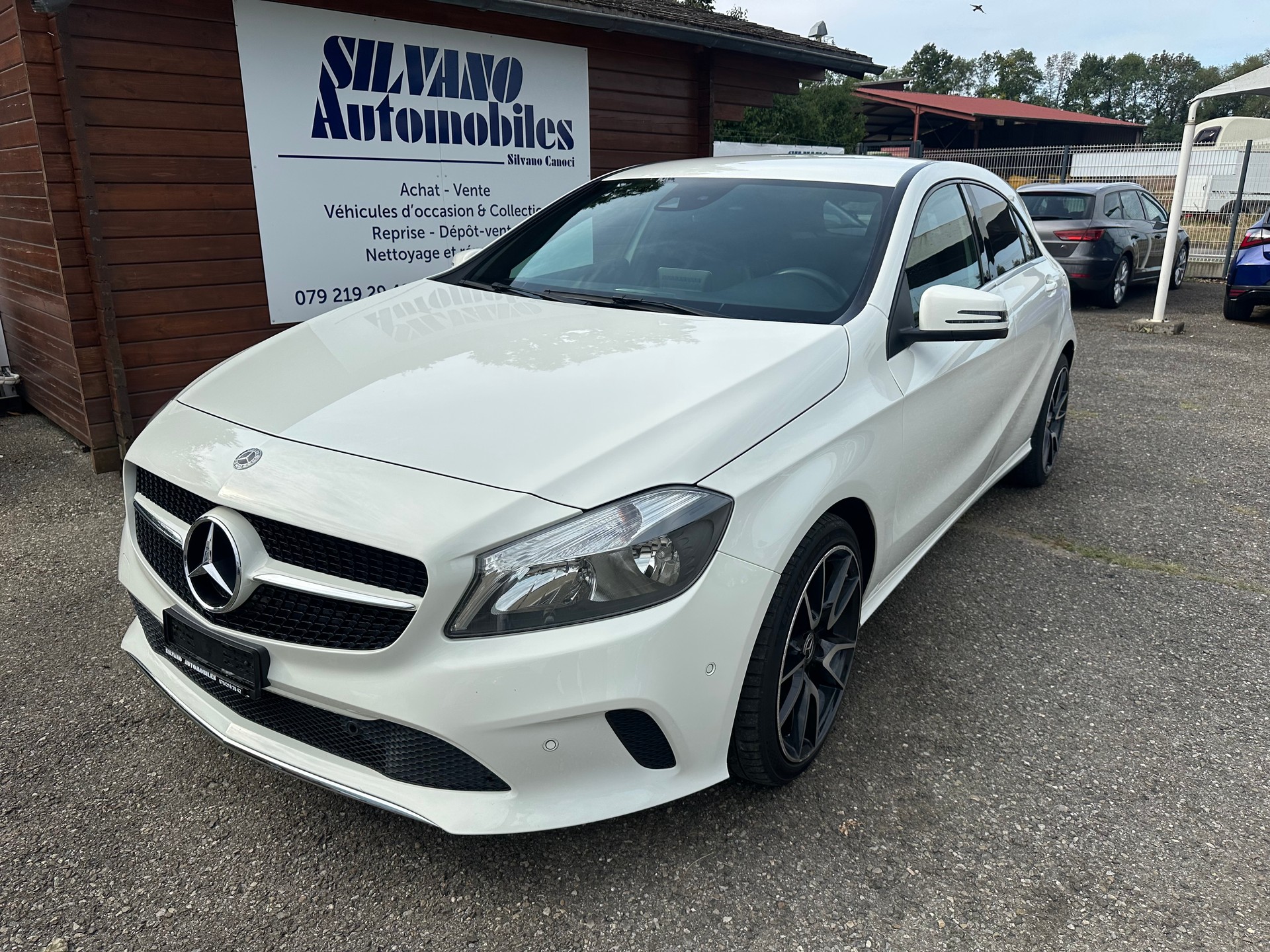 MERCEDES-BENZ A 180 Style 7G-DCT