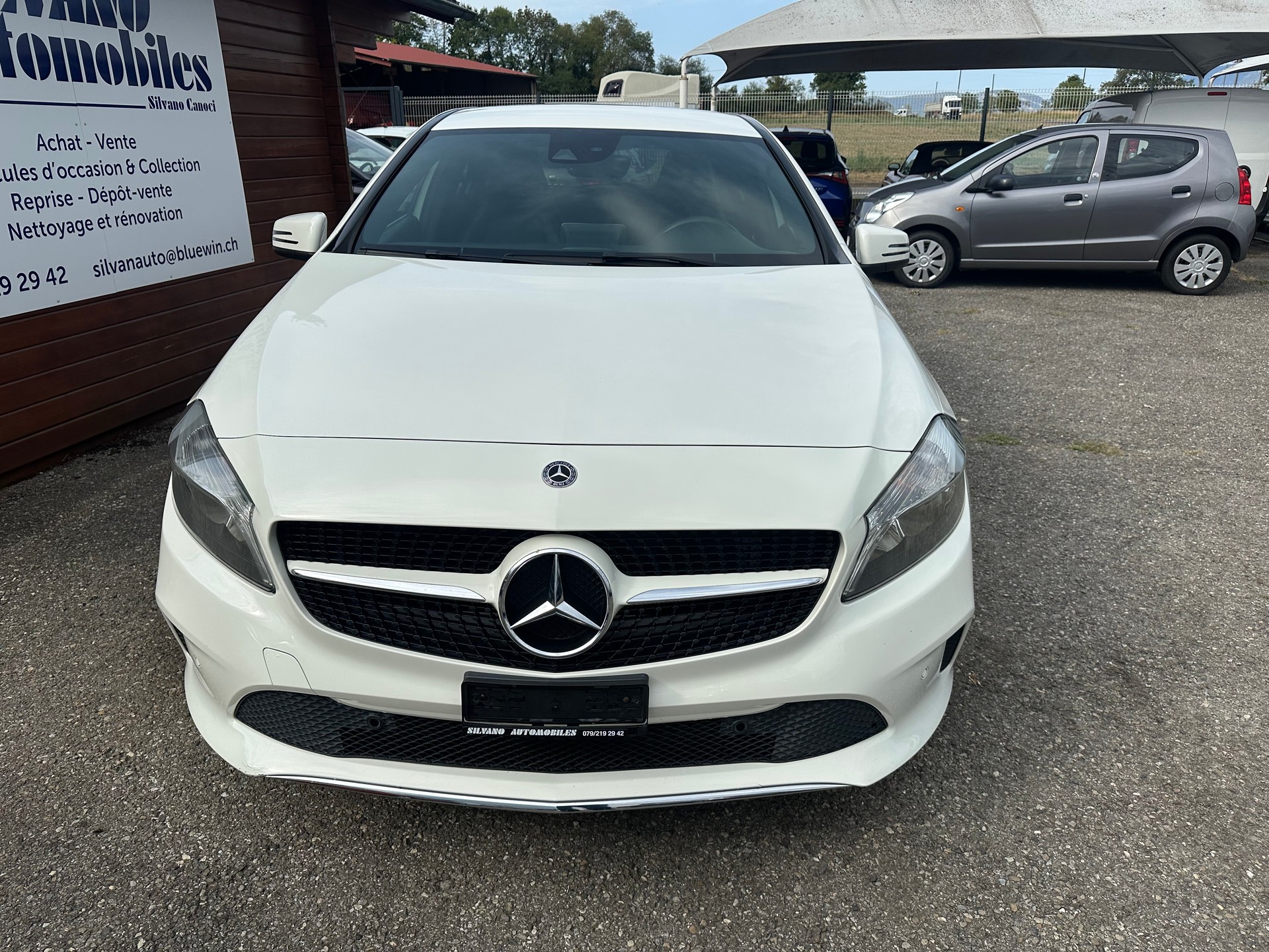 MERCEDES-BENZ A 180 Style 7G-DCT-showroom-element-1