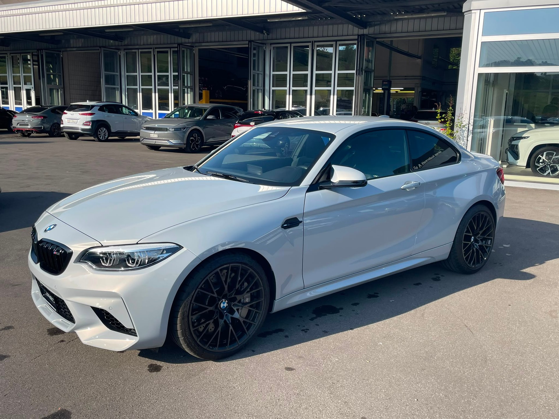 BMW M2 Competition Swiss Performance Edition-showroom-element-3