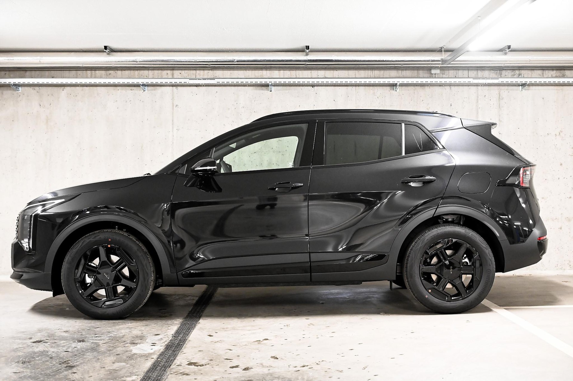 KIA Sportage 1.6 T-GDi Hybrid Black Edition-showroom-element-3