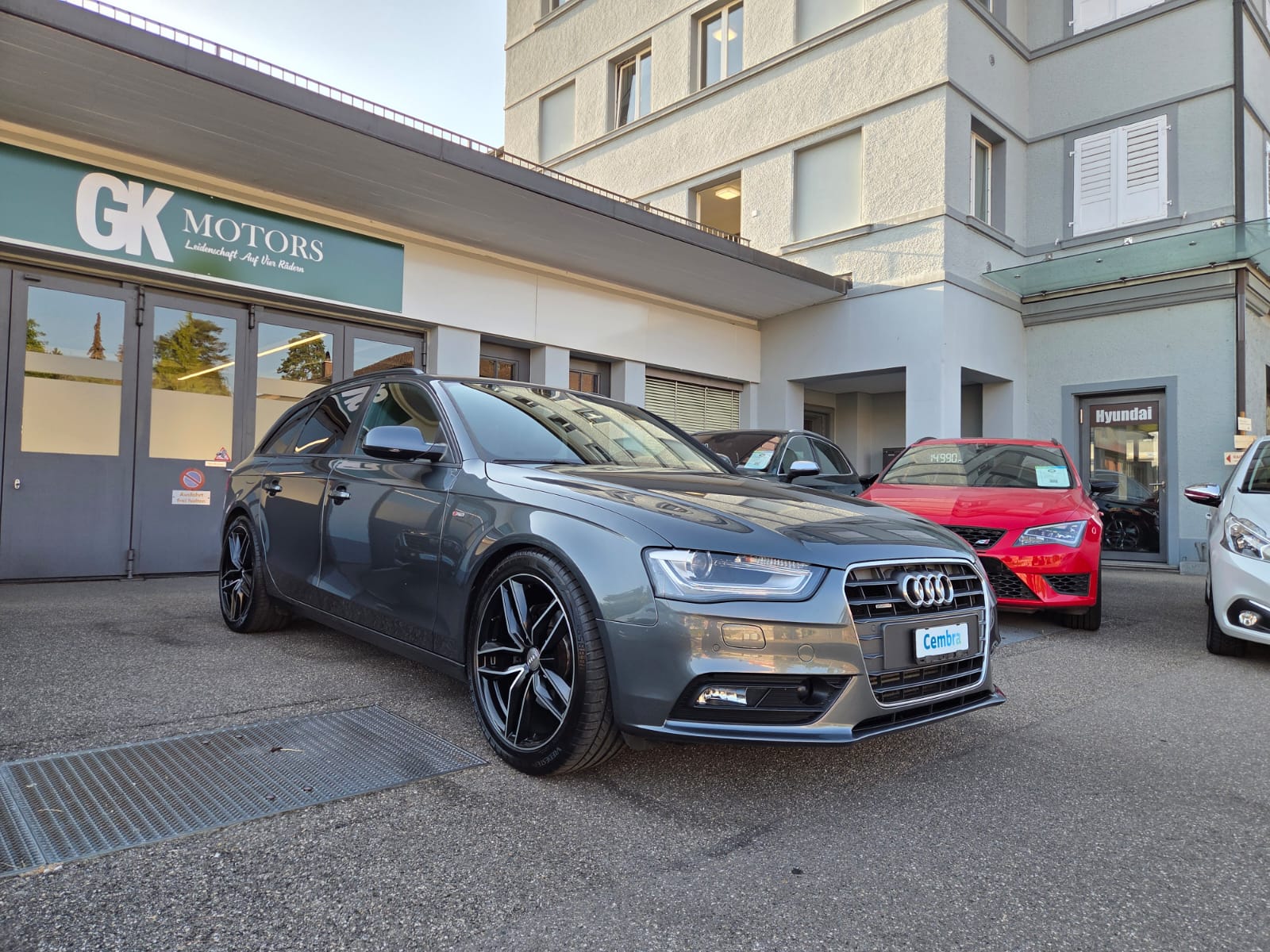 AUDI A4 Avant 2.0 TFSI quattro s-tronic-image-6