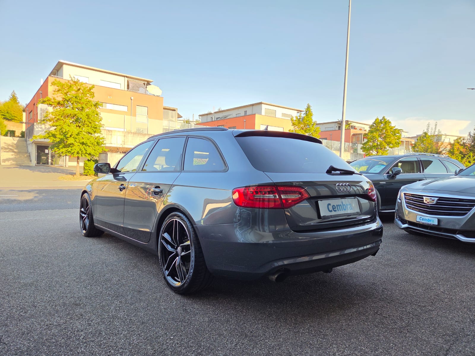 AUDI A4 Avant 2.0 TFSI quattro s-tronic-image-2