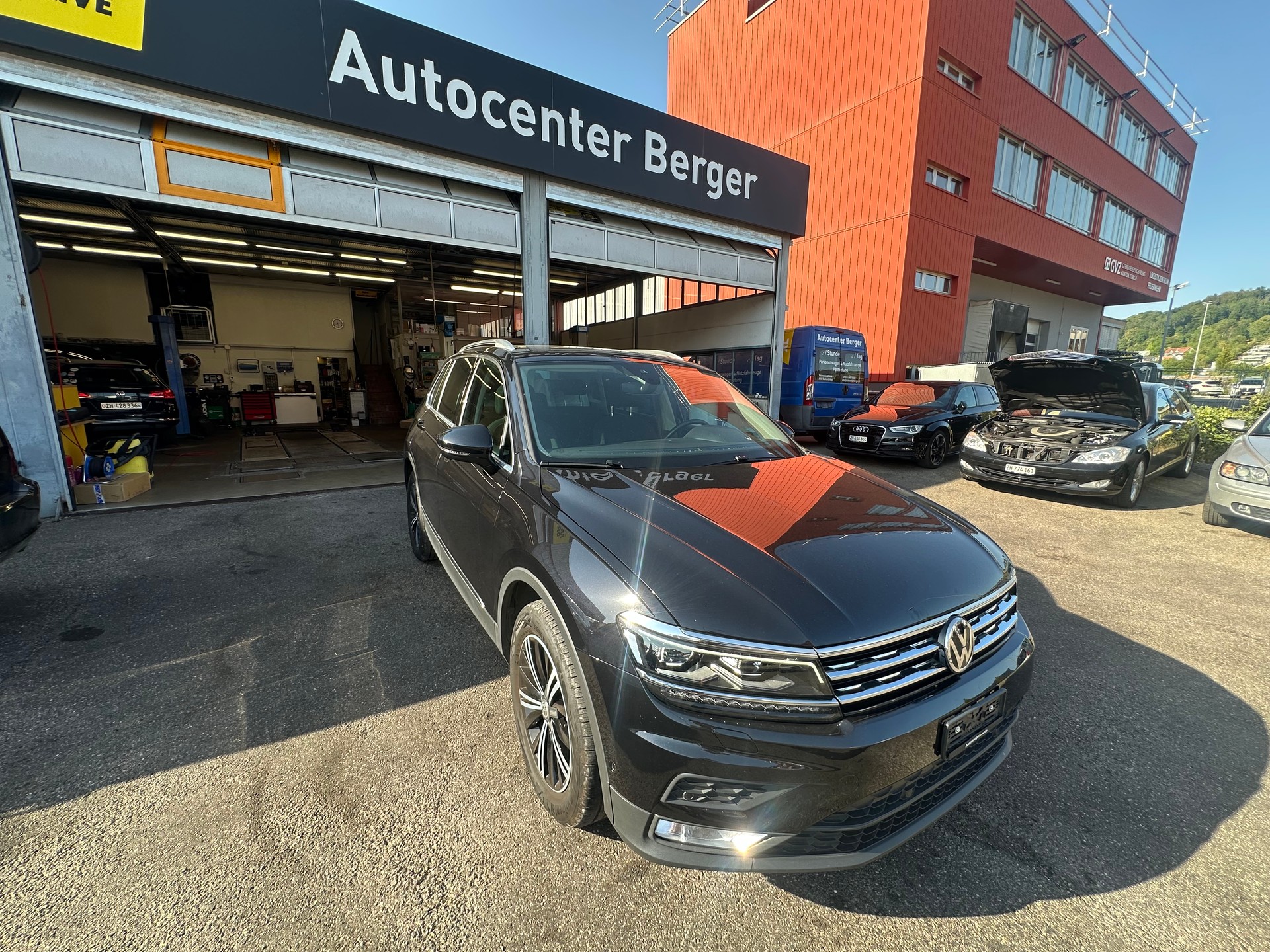 VW Tiguan 2.0 TDI SCR Highline 4Motion DSG-showroom-element-1