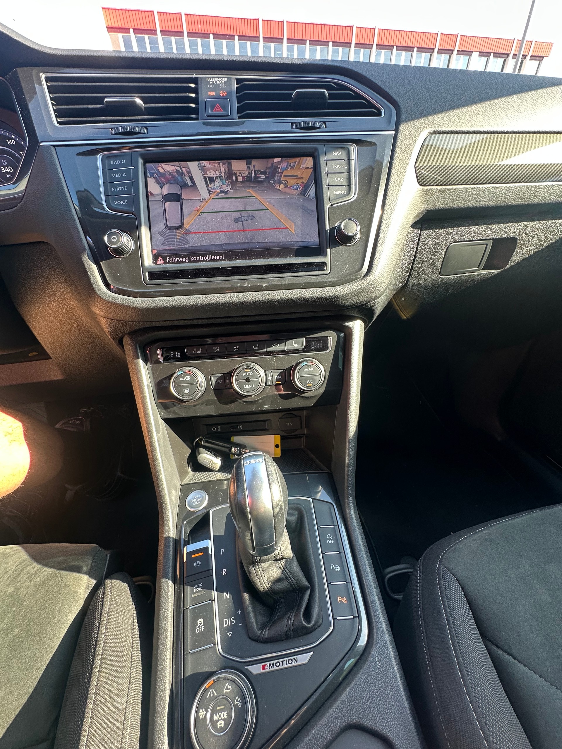 VW Tiguan 2.0 TDI SCR Highline 4Motion DSG-image-11