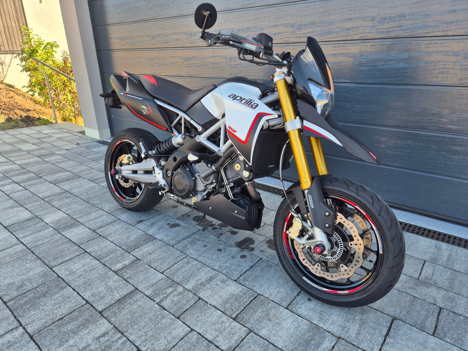 APRILIA Dorsoduro SMV 750-image-0