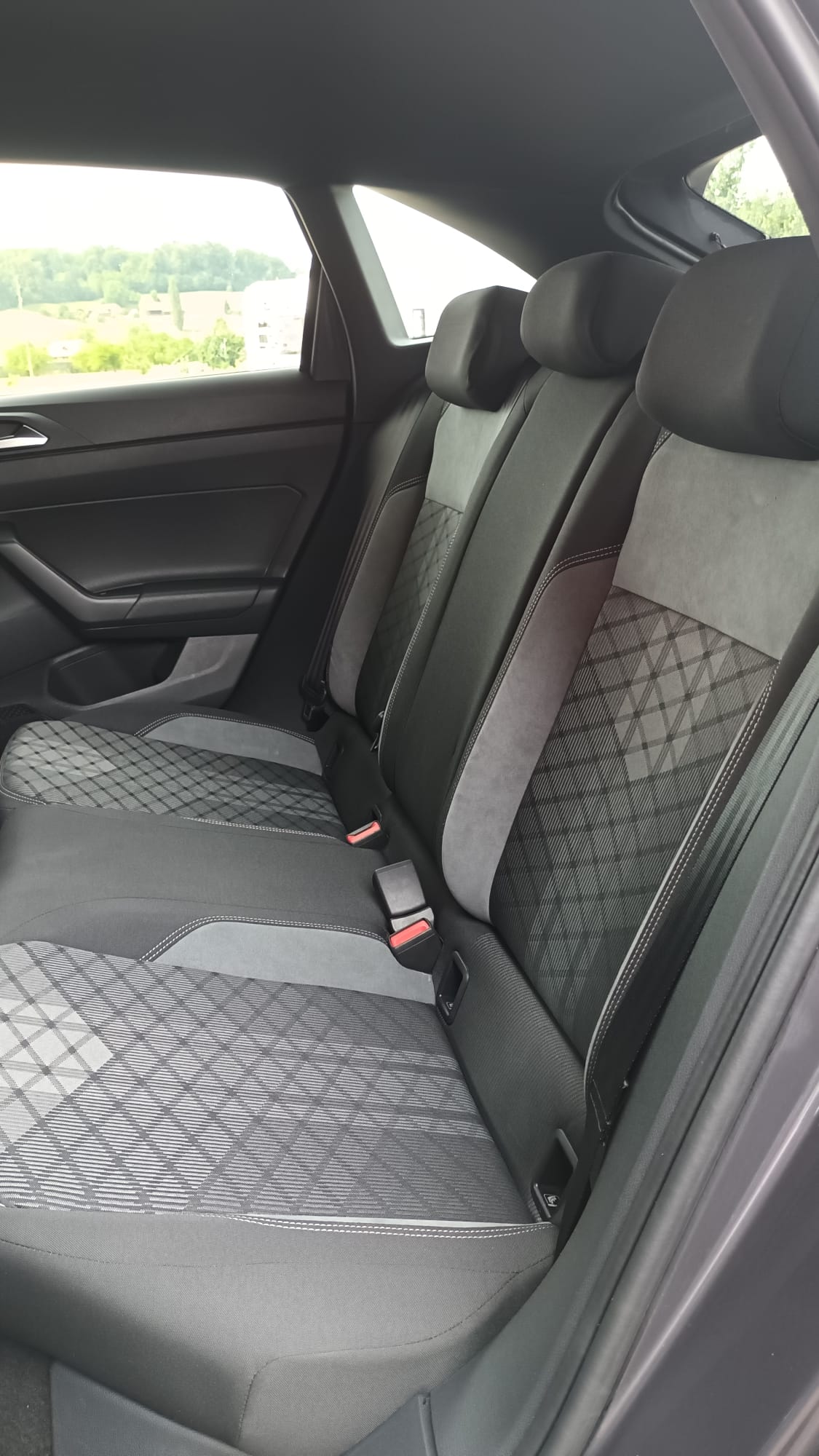 VW Taigo 1.0 TSI R-Line DSG-image-13