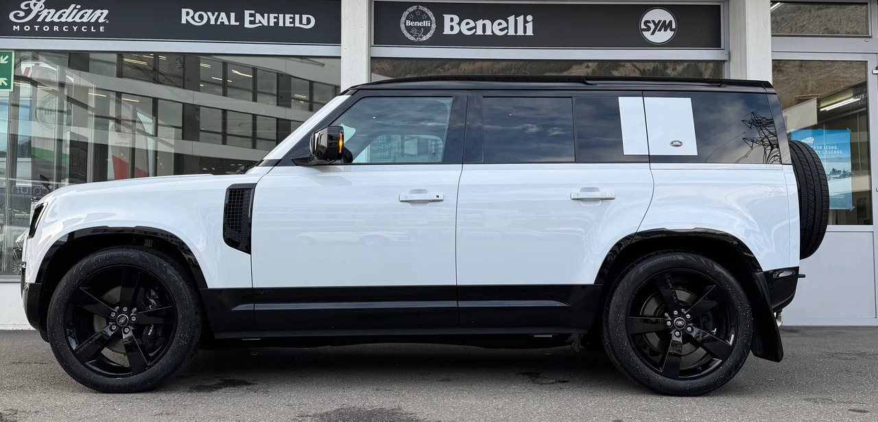 LAND ROVER Defender 110 525 V8 5.0 AT8-showroom-element-2