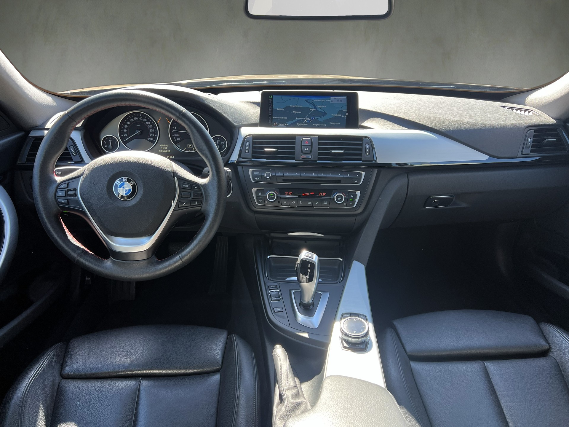BMW 335i GT xDrive Sport Line Steptronic-image-25