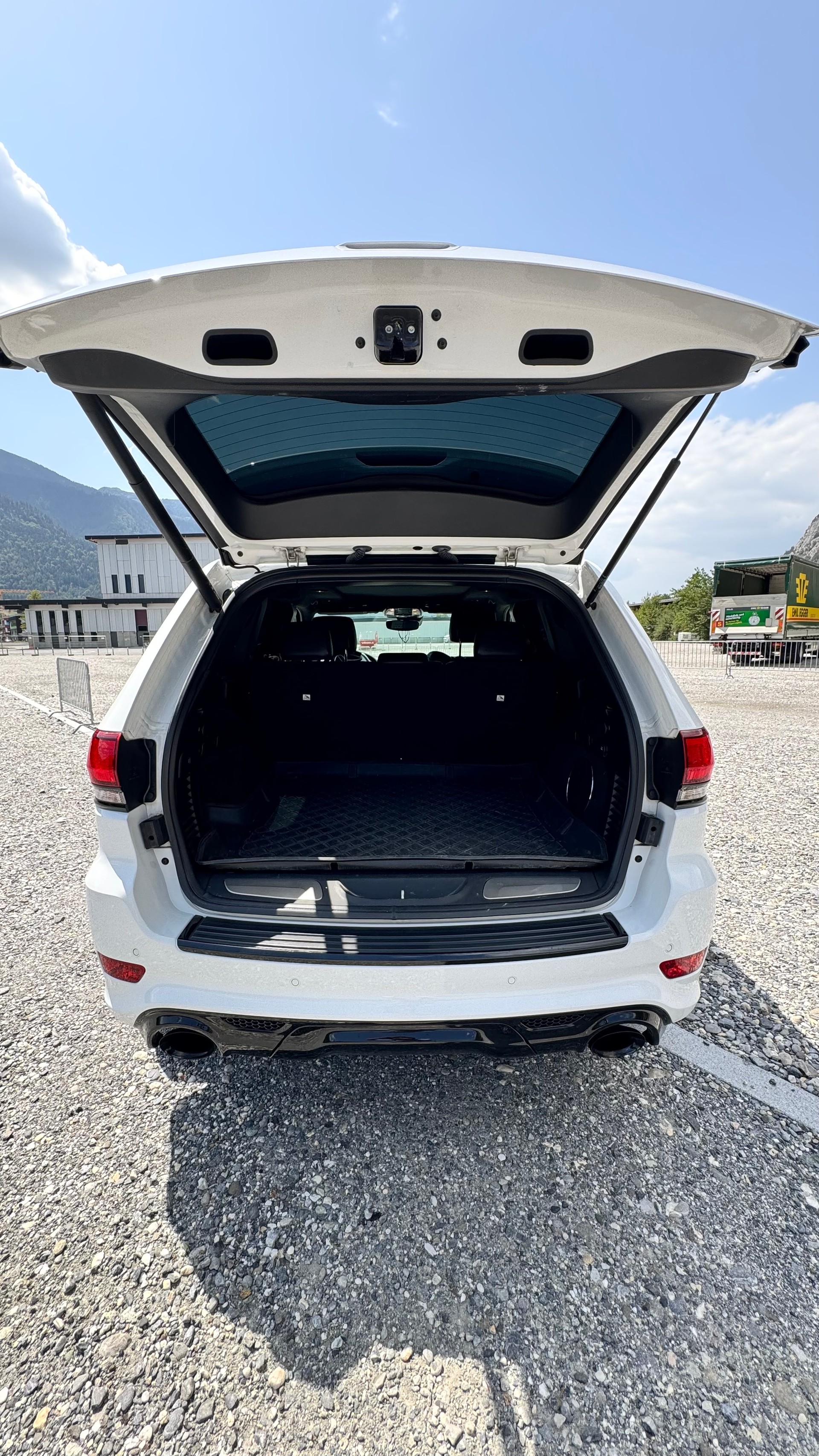 JEEP 6.4 V8 HEMI SRT8-image-6