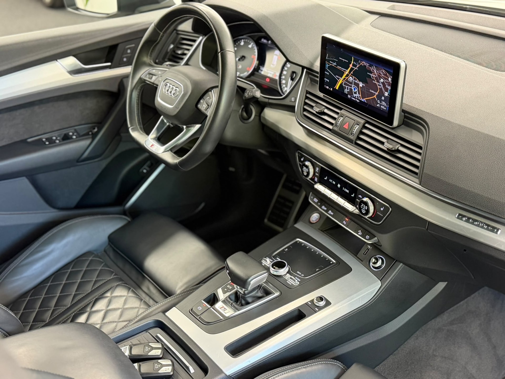 AUDI SQ5 TDI quattro tiptronic-image-21