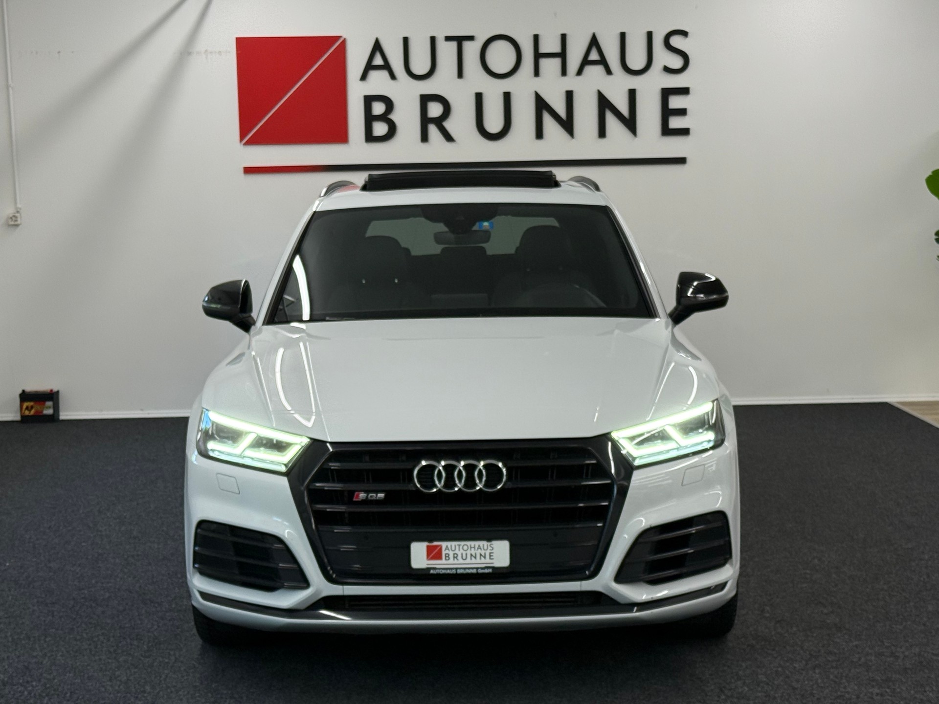 AUDI SQ5 TDI quattro tiptronic-showroom-element-1