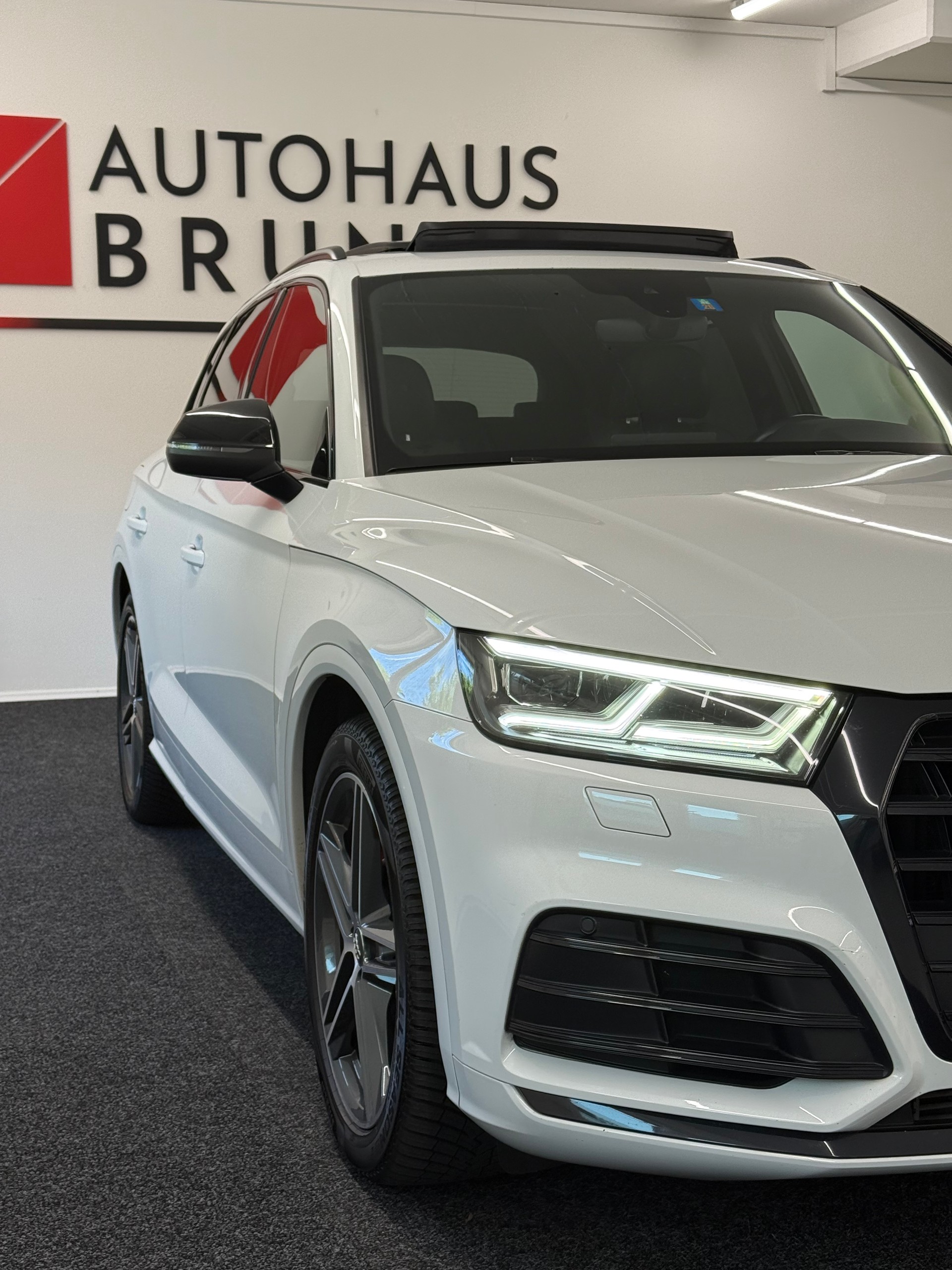 AUDI SQ5 TDI quattro tiptronic-image-4