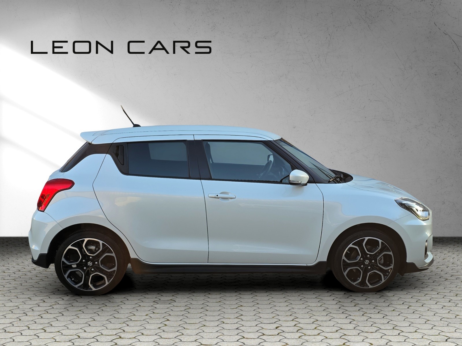 SUZUKI Swift Sport 1.4i 16V Compact Top Hybrid-showroom-element-3