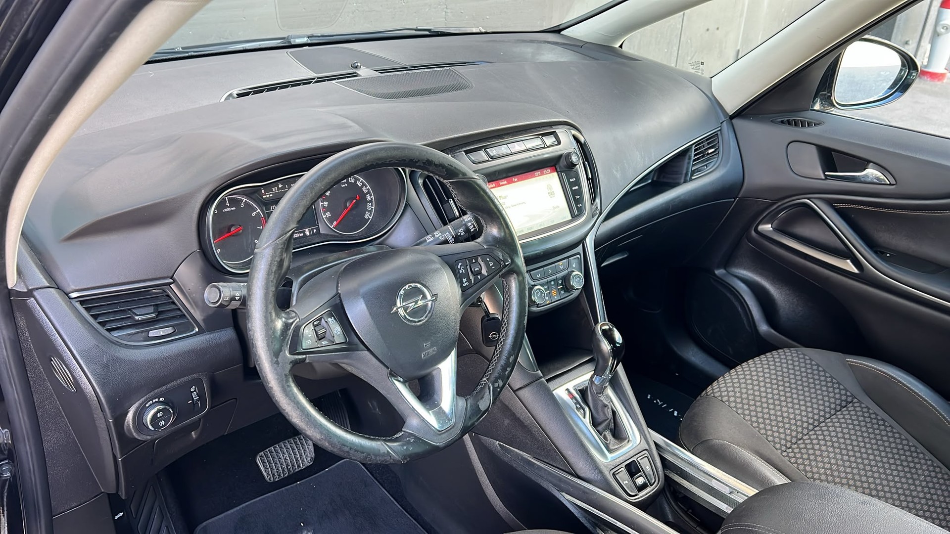 OPEL Zafira 1.6i 16V Turbo Excellence Automatic-image-10