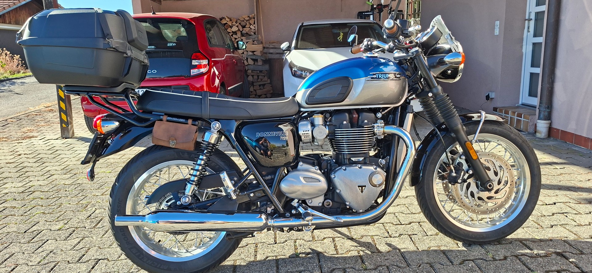 TRIUMPH Bonneville T120-image-2