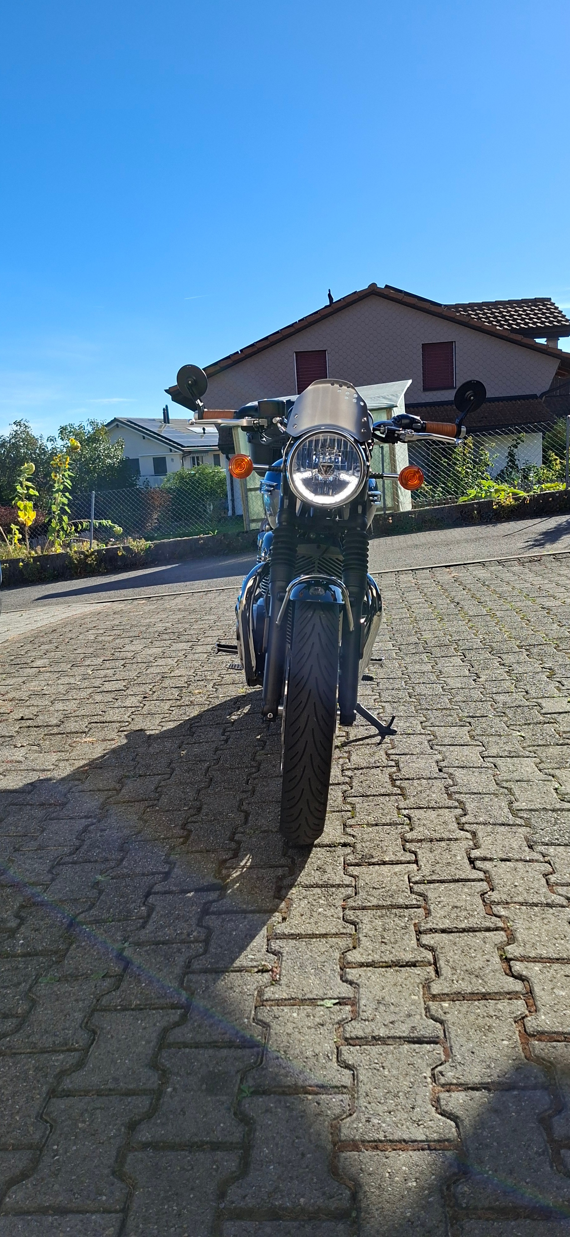 TRIUMPH Bonneville T120-image-1