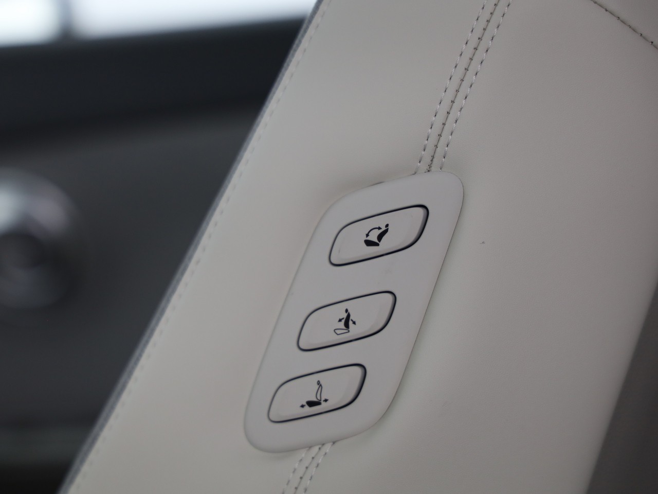 GENESIS GV60 77.4 kWh Premium-image-5