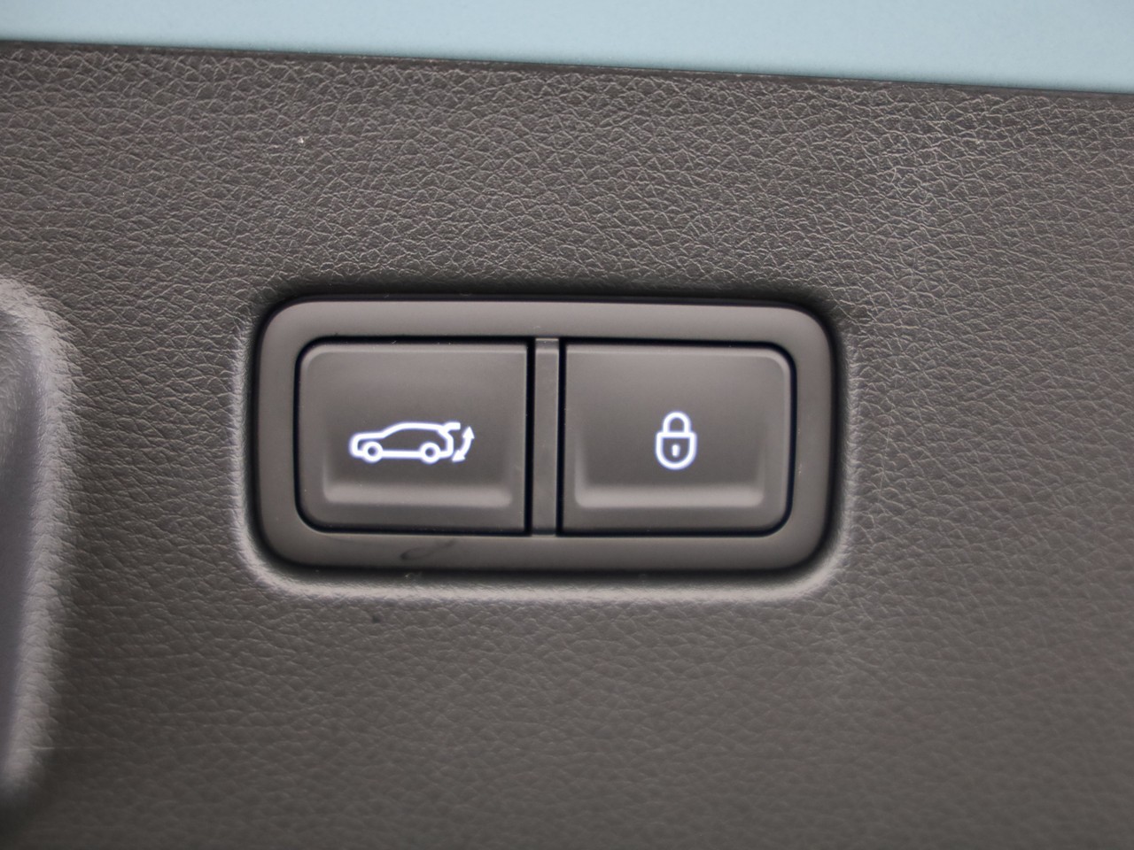 GENESIS GV60 77.4 kWh Premium-image-14