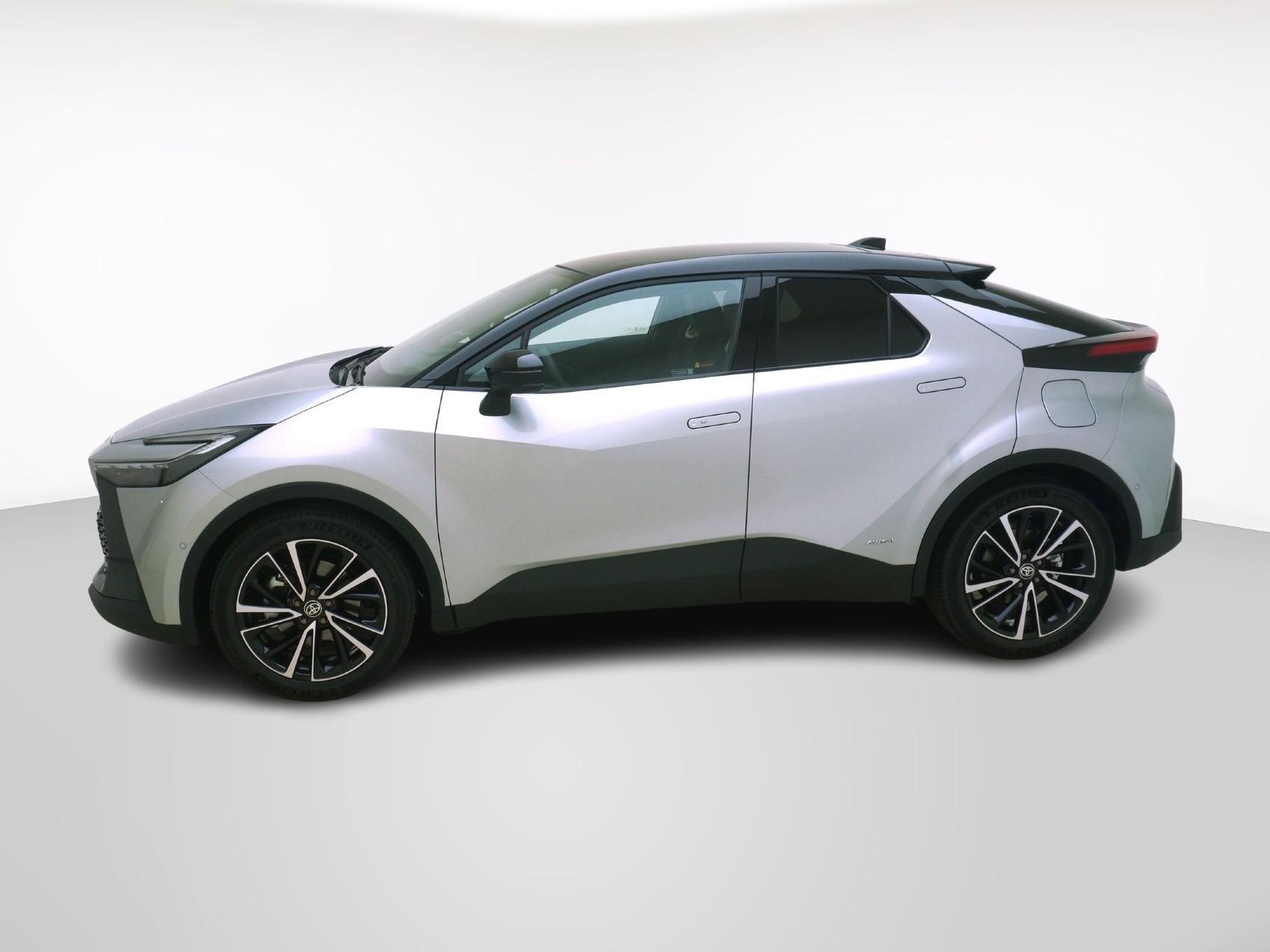 TOYOTA C-HR 2.0 HEV Style 4x4 🤠 mit Panorama Glasdach 🤠-showroom-element-1