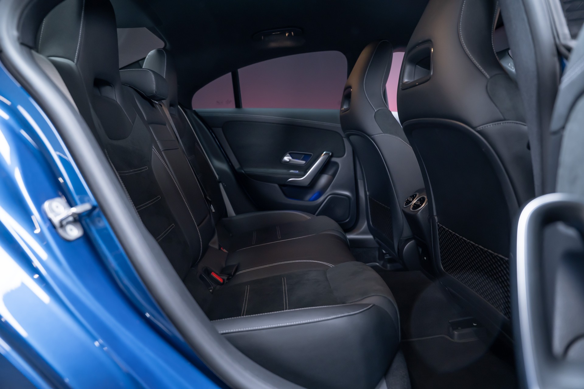 MERCEDES-BENZ CLA 200 AMG Line / Rückfahrkamera / Ambientebeleuchtung / Sitzheizung-image-17