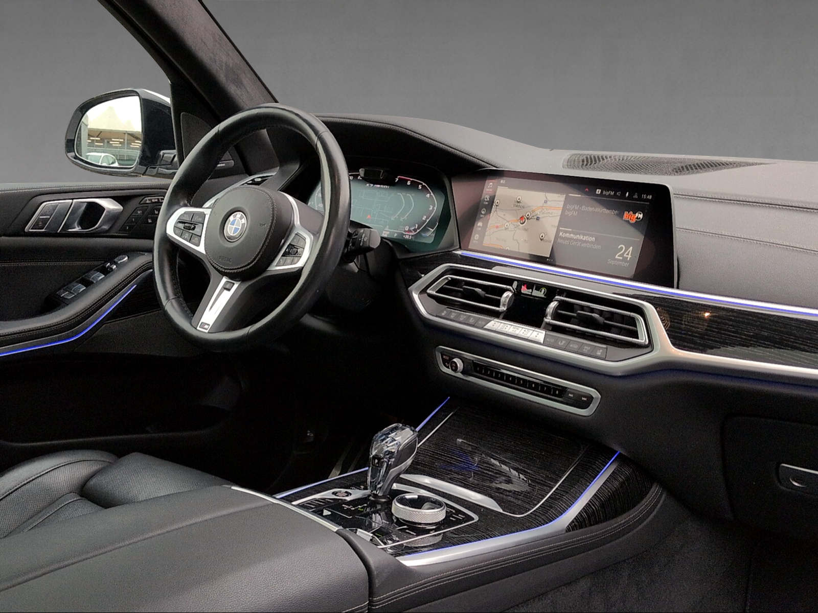 BMW X7 M50i-image-9