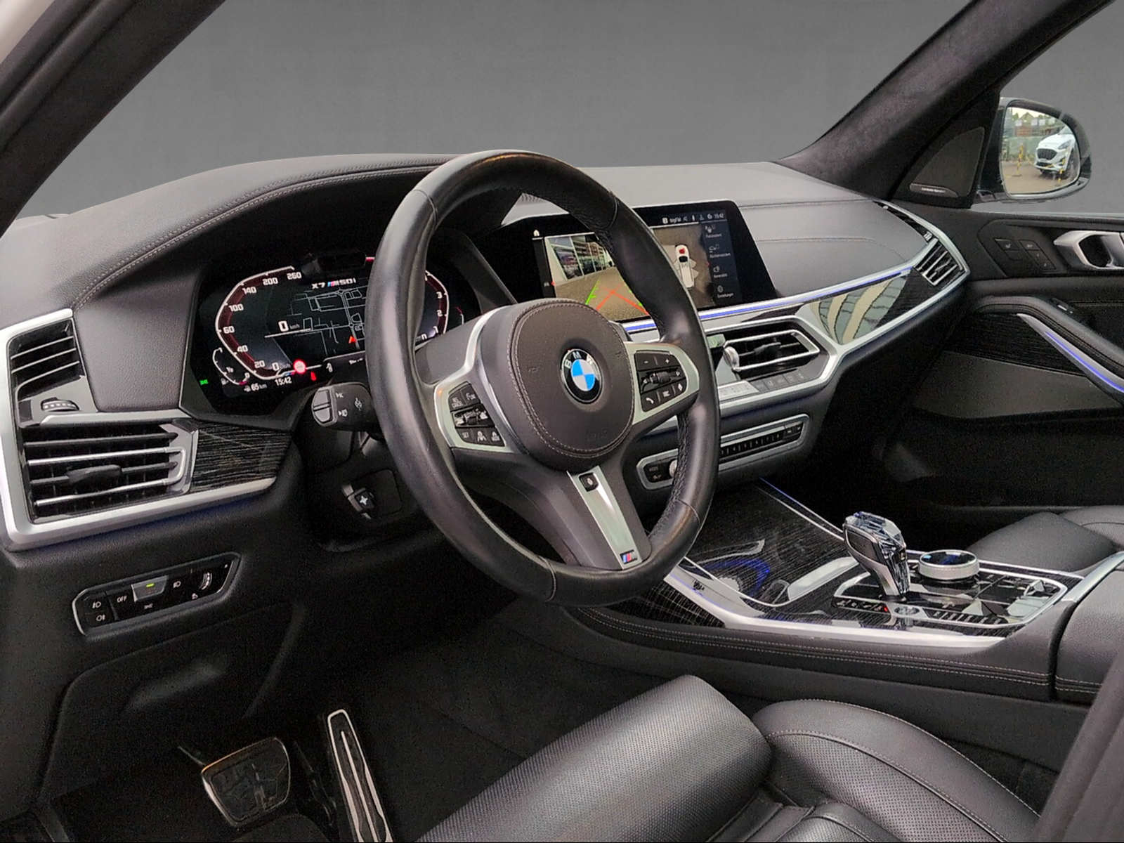 BMW X7 M50i-image-8