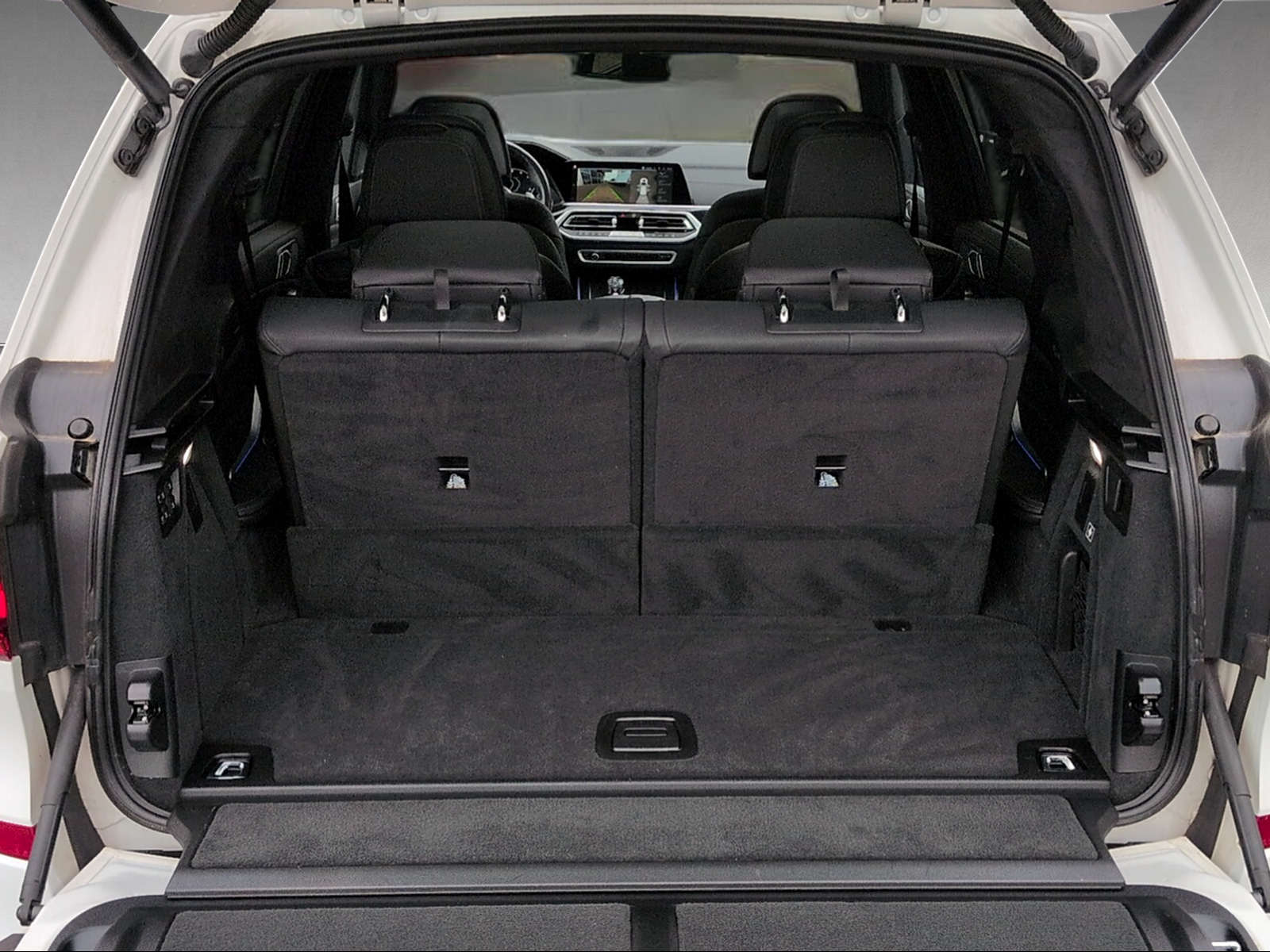 BMW X7 M50i-image-14