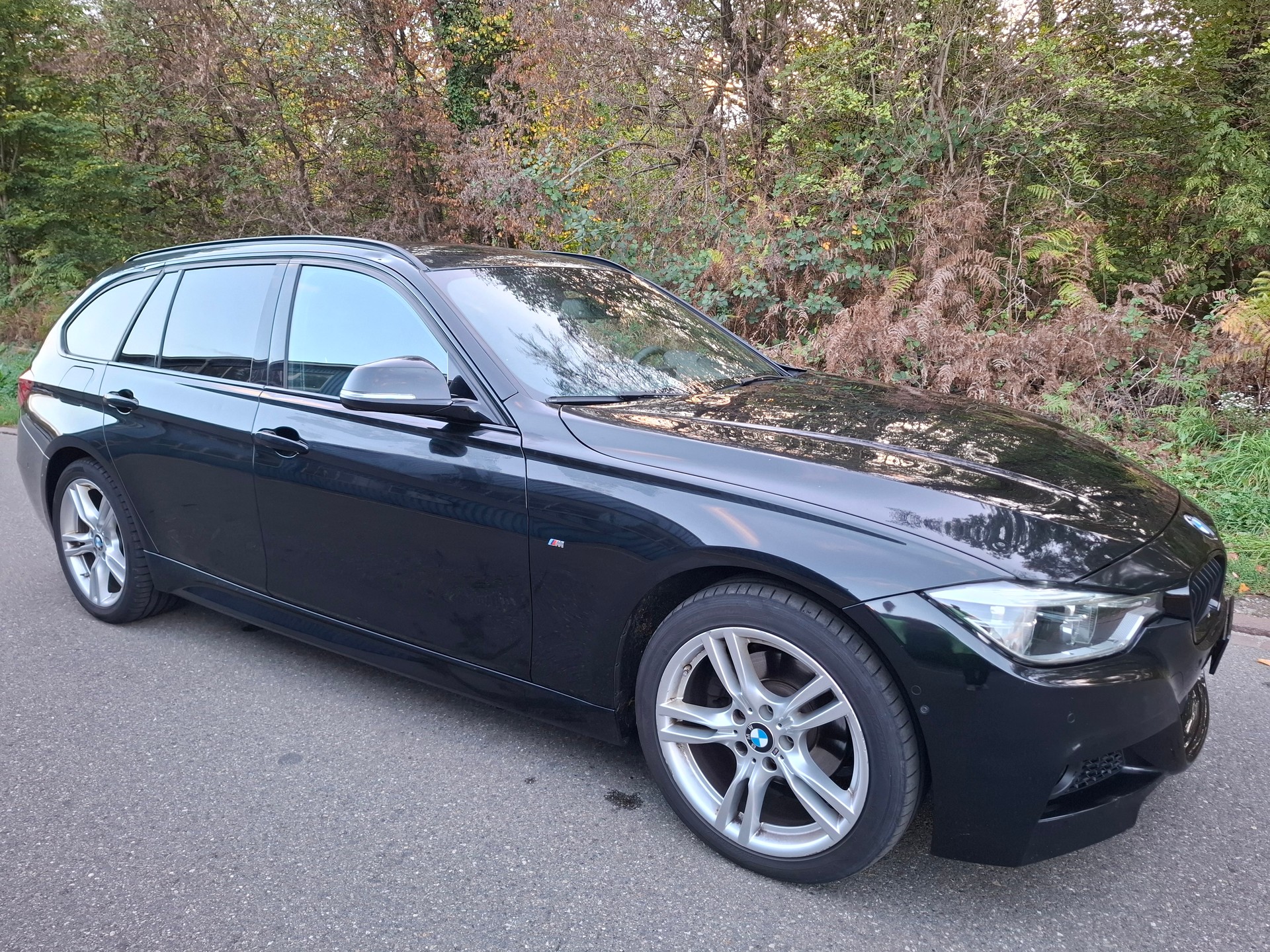 BMW 320d xDrive Touring Edition M Sport Steptronic-image-4