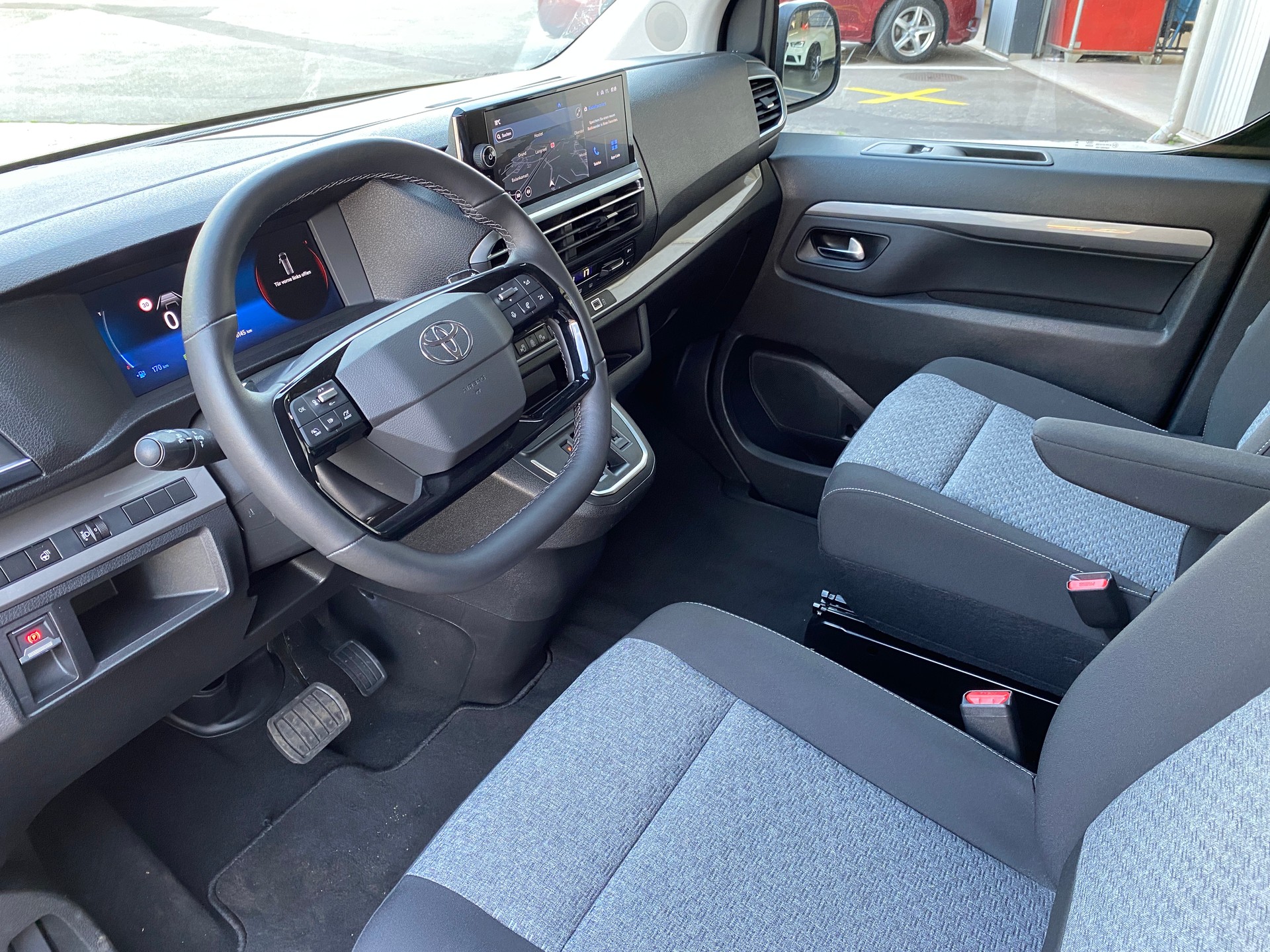 TOYOTA Proace Verso 2.0 D-4D Trend Medium Automatic-image-4